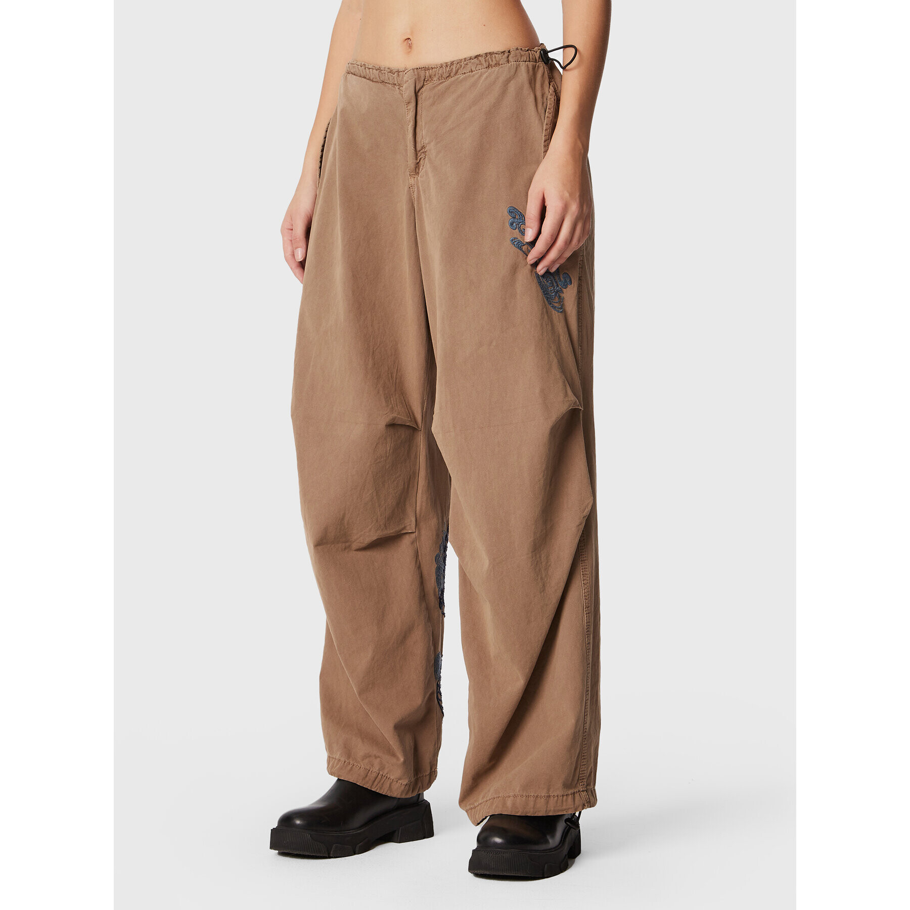 BDG Urban Outfitters Bavlnené nohavice 75443549 Béžová Relaxed Fit - Pepit.sk