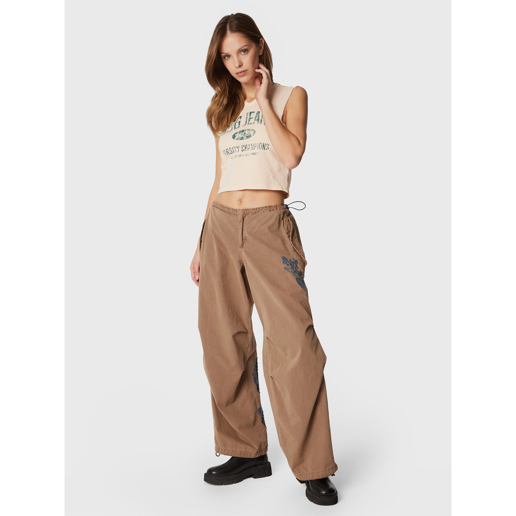 BDG Urban Outfitters Bavlnené nohavice 75443549 Béžová Relaxed Fit - Pepit.sk