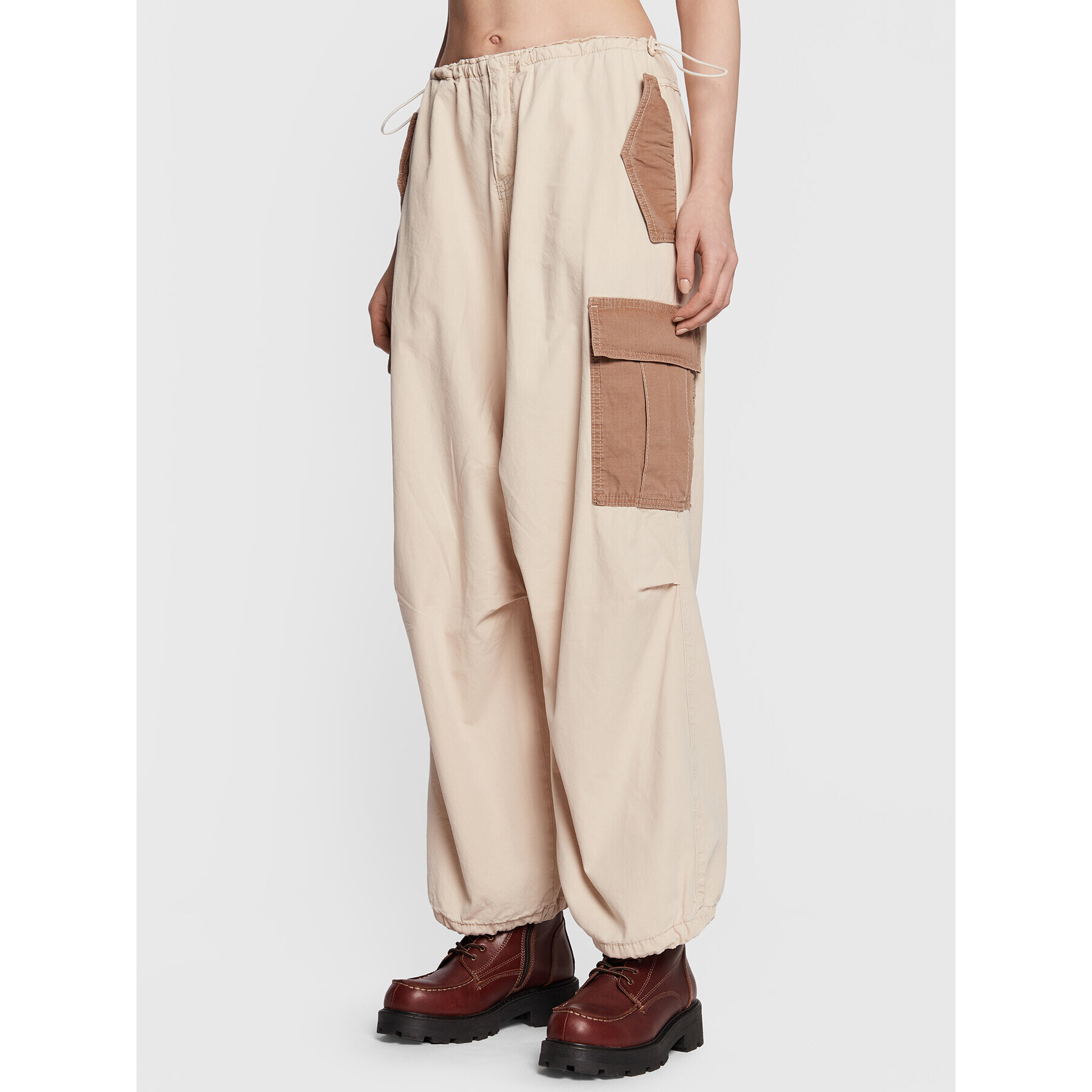 BDG Urban Outfitters Bavlnené nohavice 76283084 Béžová Relaxed Fit - Pepit.sk