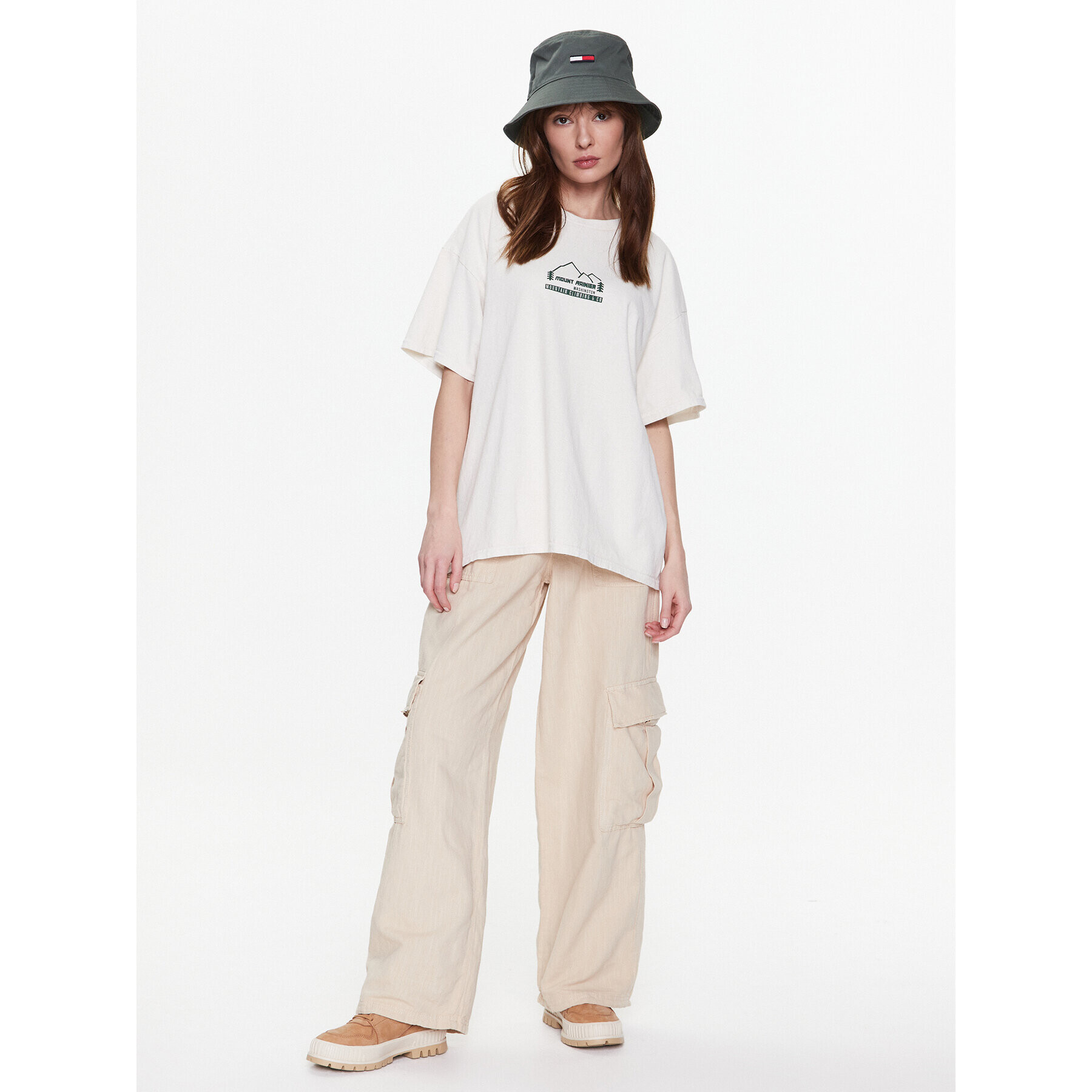 BDG Urban Outfitters Tričko BDG MOUNT RAINER DAD T 76505437 Écru Oversize - Pepit.sk