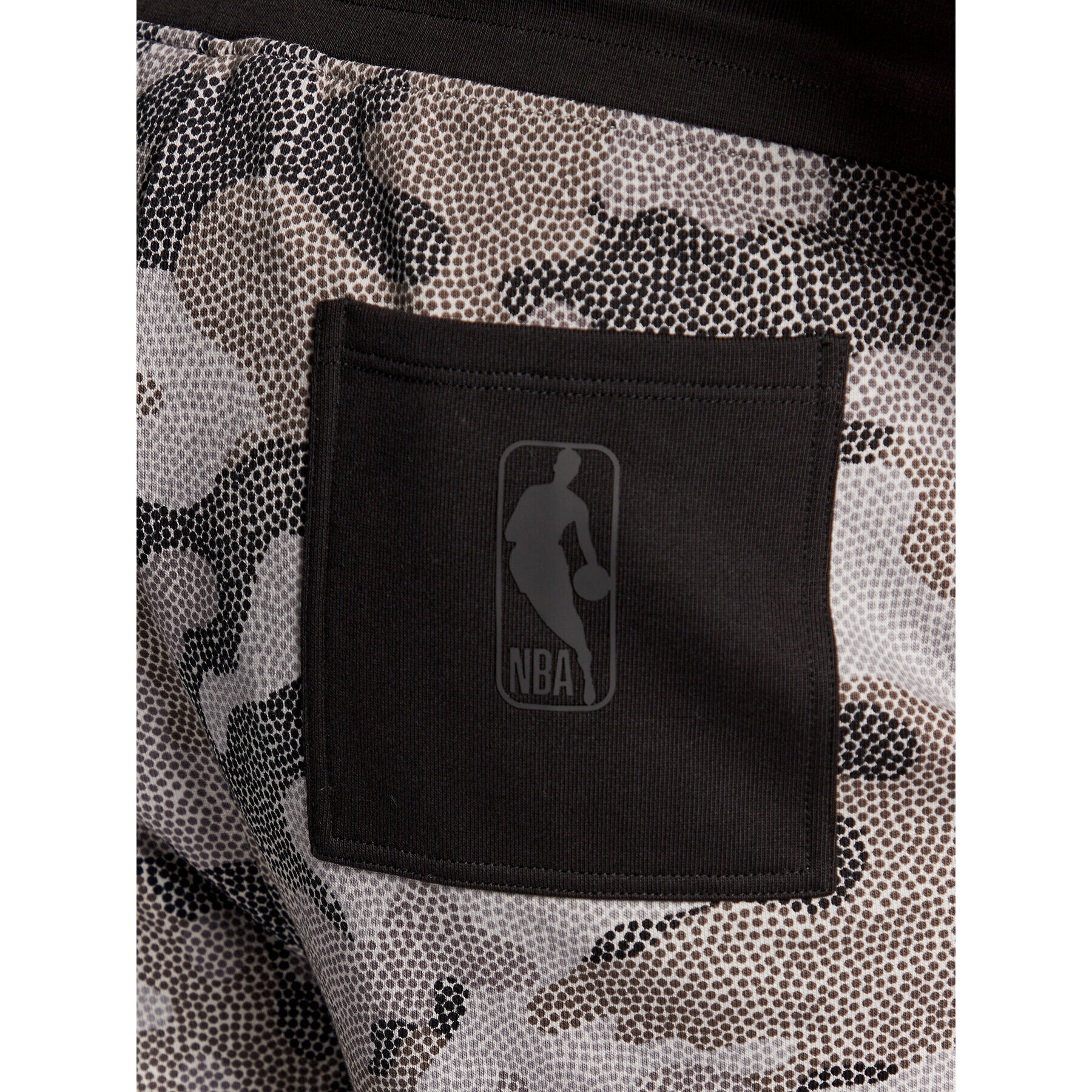 Boss Športové kraťasy Slam_Camo_NBA 50477471 Sivá Regular Fit - Pepit.sk