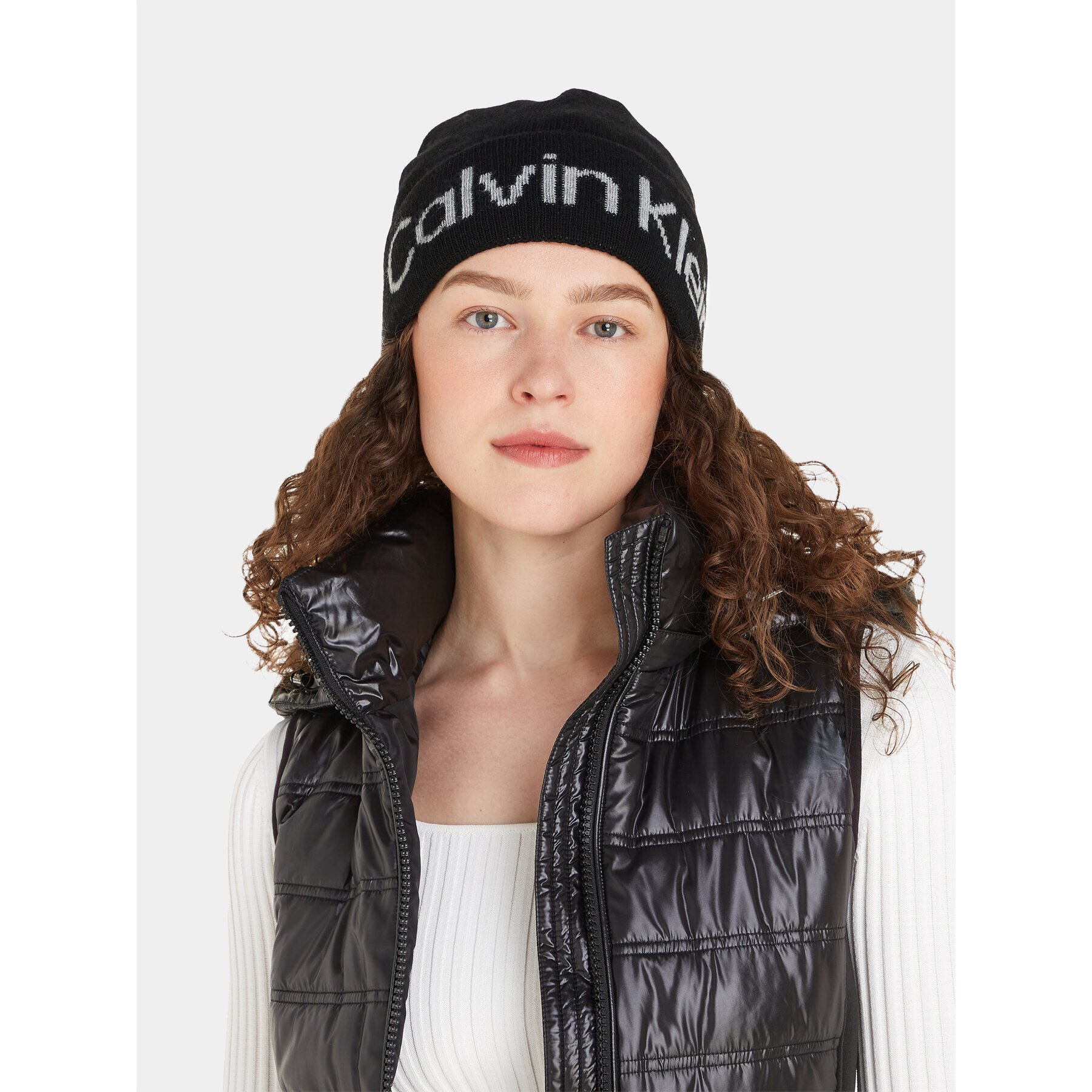 Calvin Klein Čiapka Logo Reverso Tonal Beanie K60K611151 Čierna - Pepit.sk