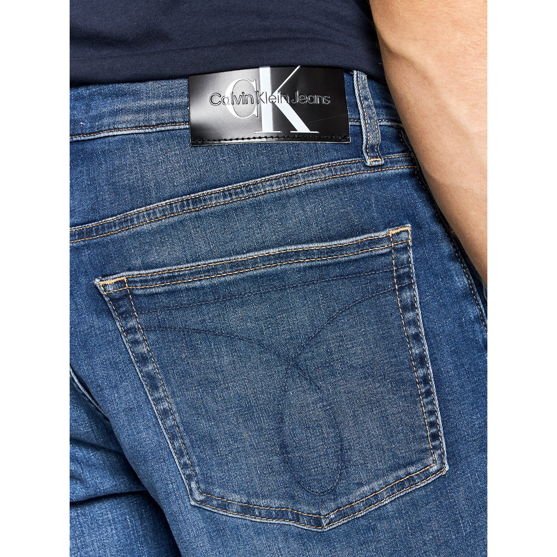 Calvin Klein Jeans Džínsové šortky J30J320527 Tmavomodrá Slim Fit - Pepit.sk