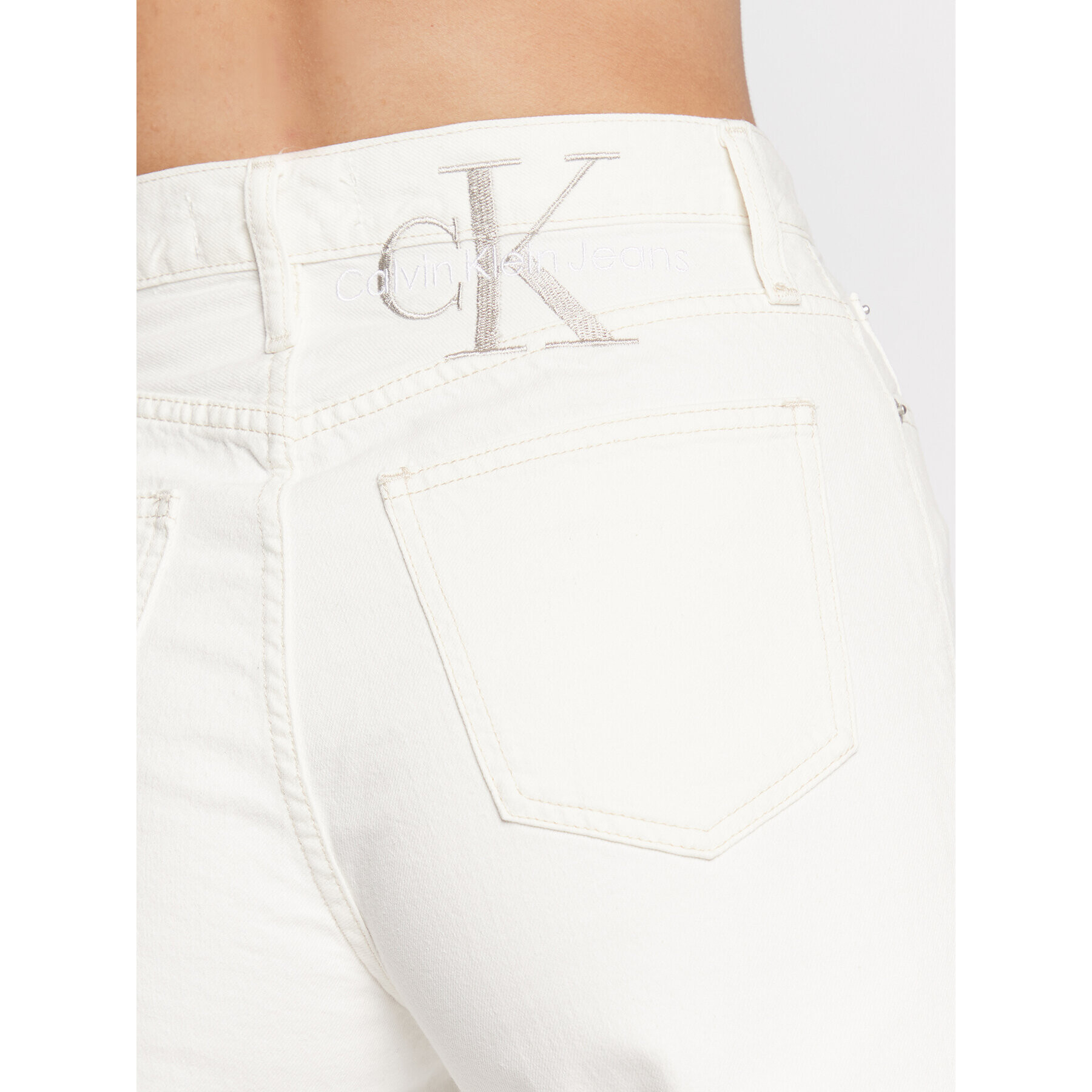 Calvin Klein Jeans Džínsy J20J219525 Biela Mom Fit - Pepit.sk