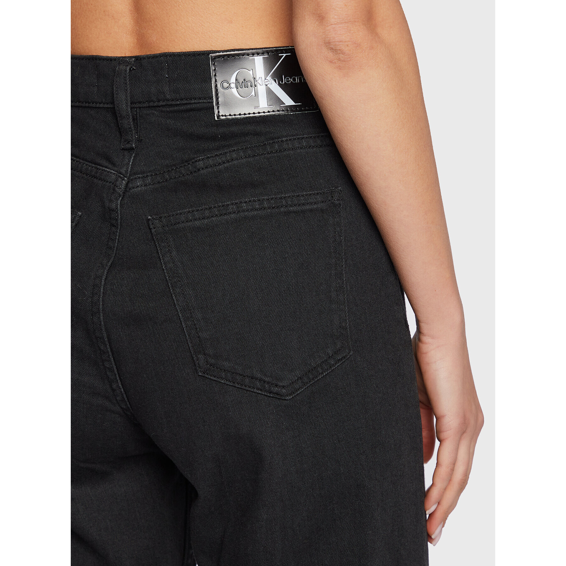 Calvin Klein Jeans Džínsy J20J220201 Čierna Mom Fit - Pepit.sk