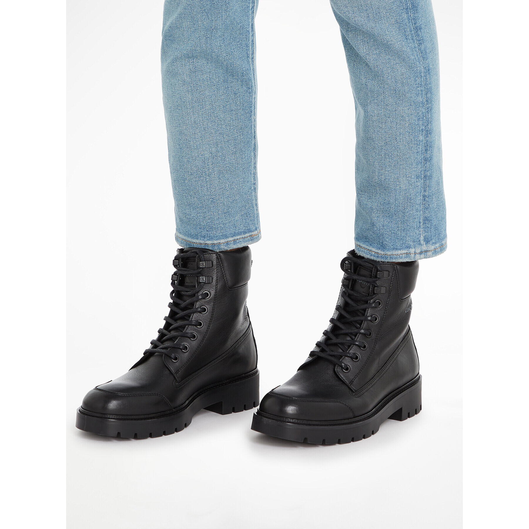 Calvin Klein Jeans Outdoorová obuv Combat Mid Laceup Wl Lth YM0YM00847 Čierna - Pepit.sk