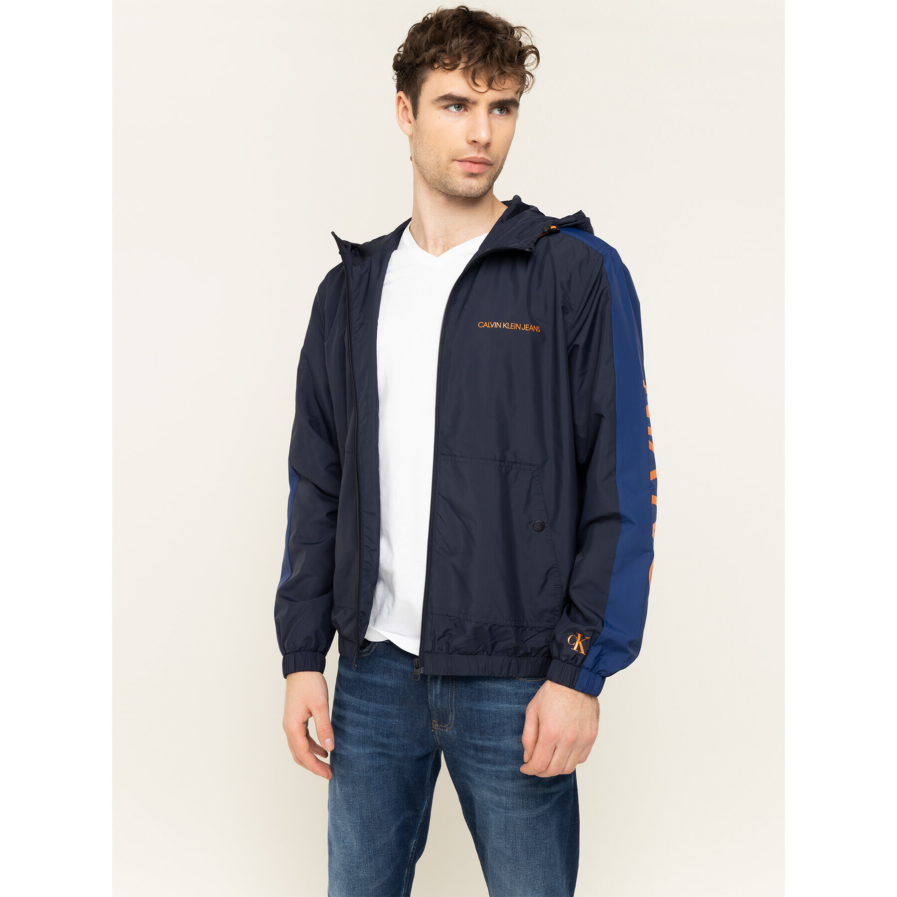 Calvin Klein Jeans Prechodná bunda Windbreaker J30J314239 Tmavomodrá Regular Fit - Pepit.sk