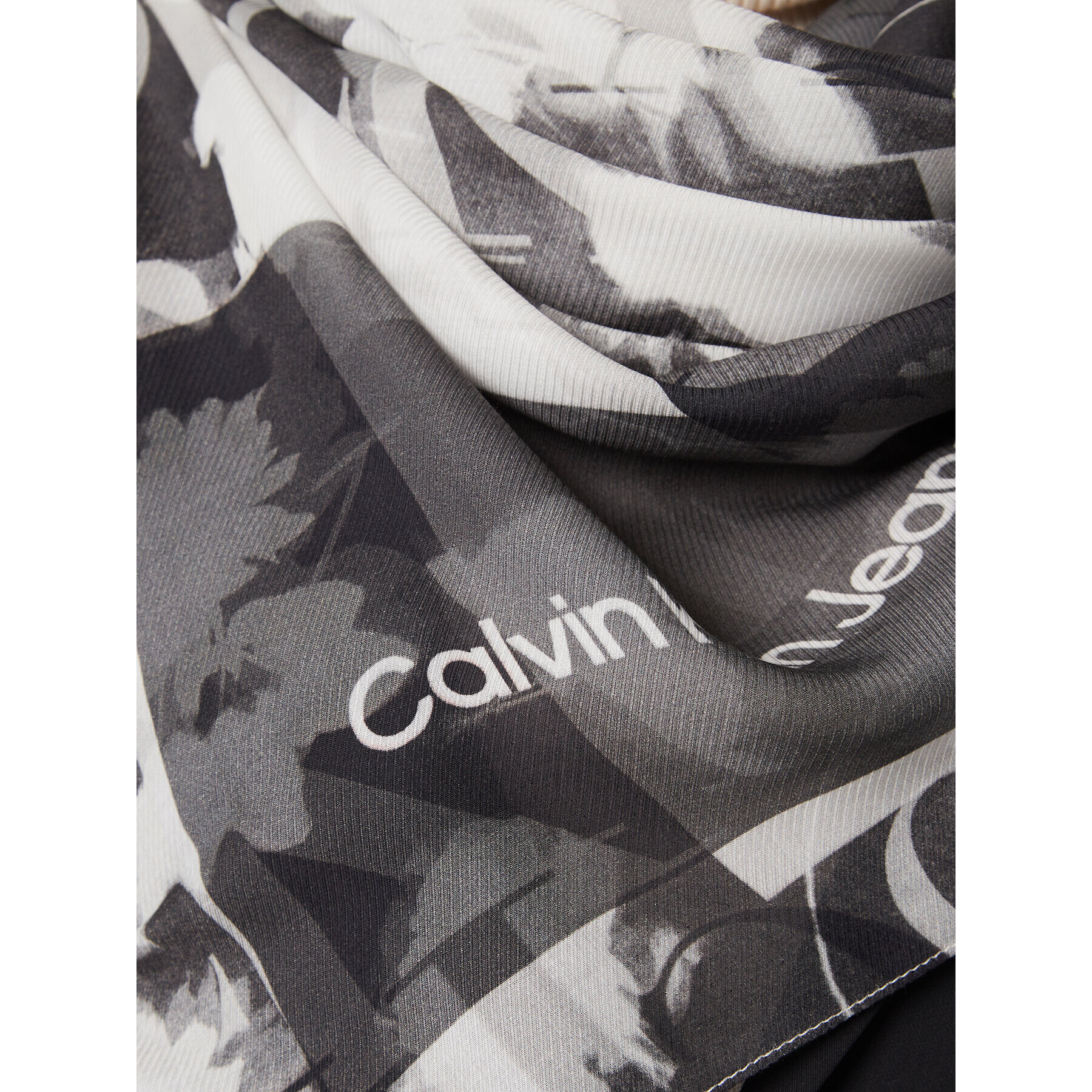 Calvin Klein Jeans Šál Flower K60K610379 Sivá - Pepit.sk