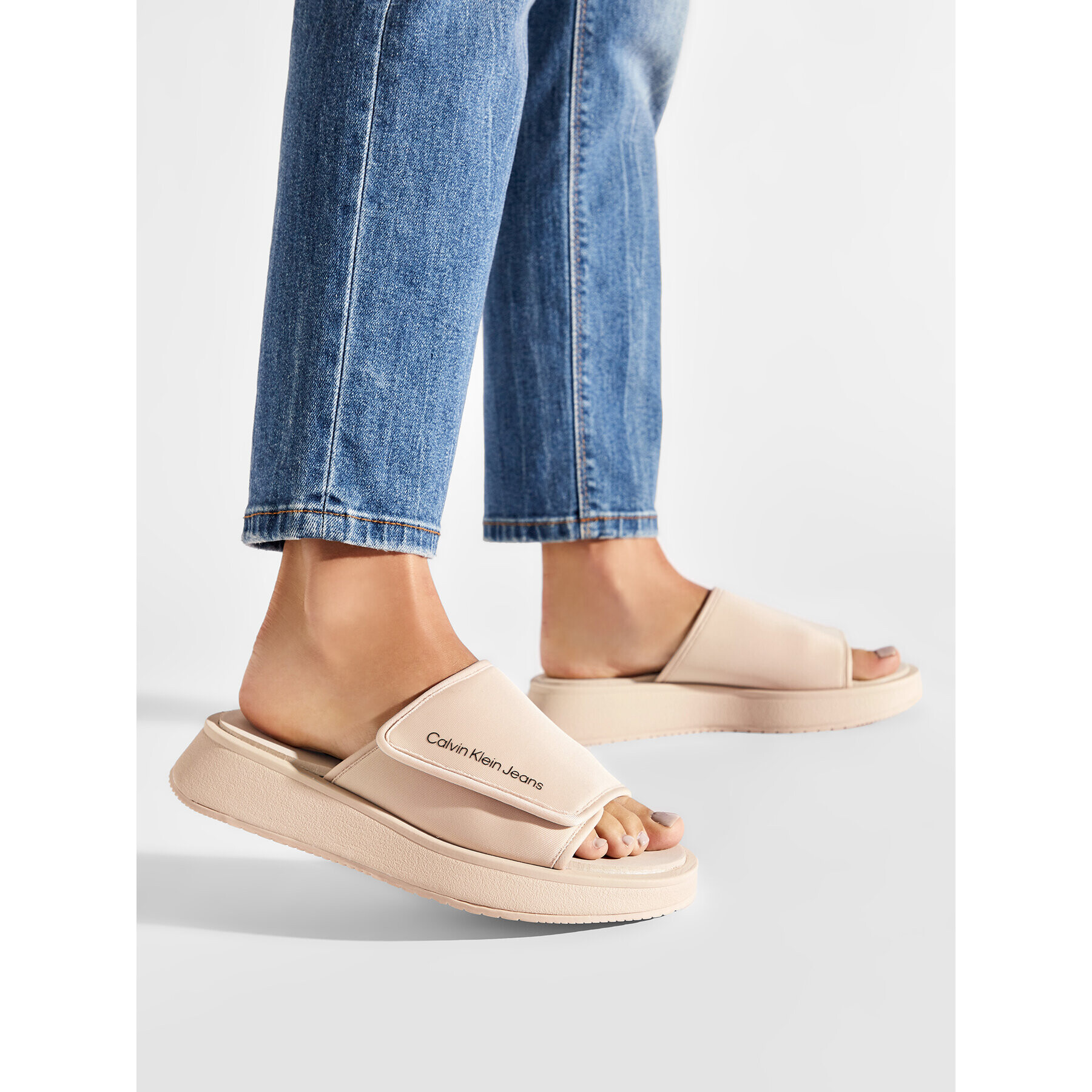 Calvin Klein Jeans Šľapky One-Strap YW0YW00672 Béžová - Pepit.sk