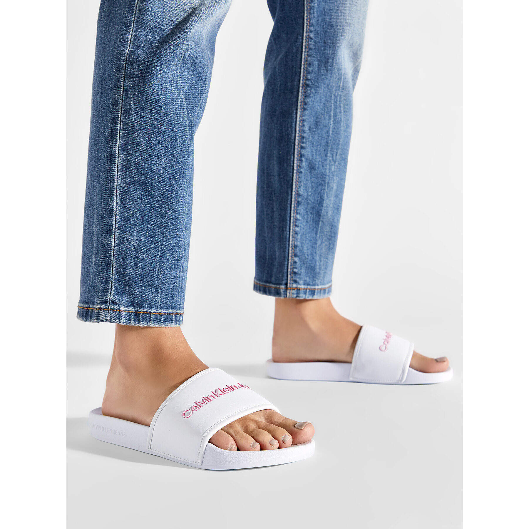 Calvin Klein Jeans Šľapky Slide Bold Institutional YW0YW00720 Biela - Pepit.sk