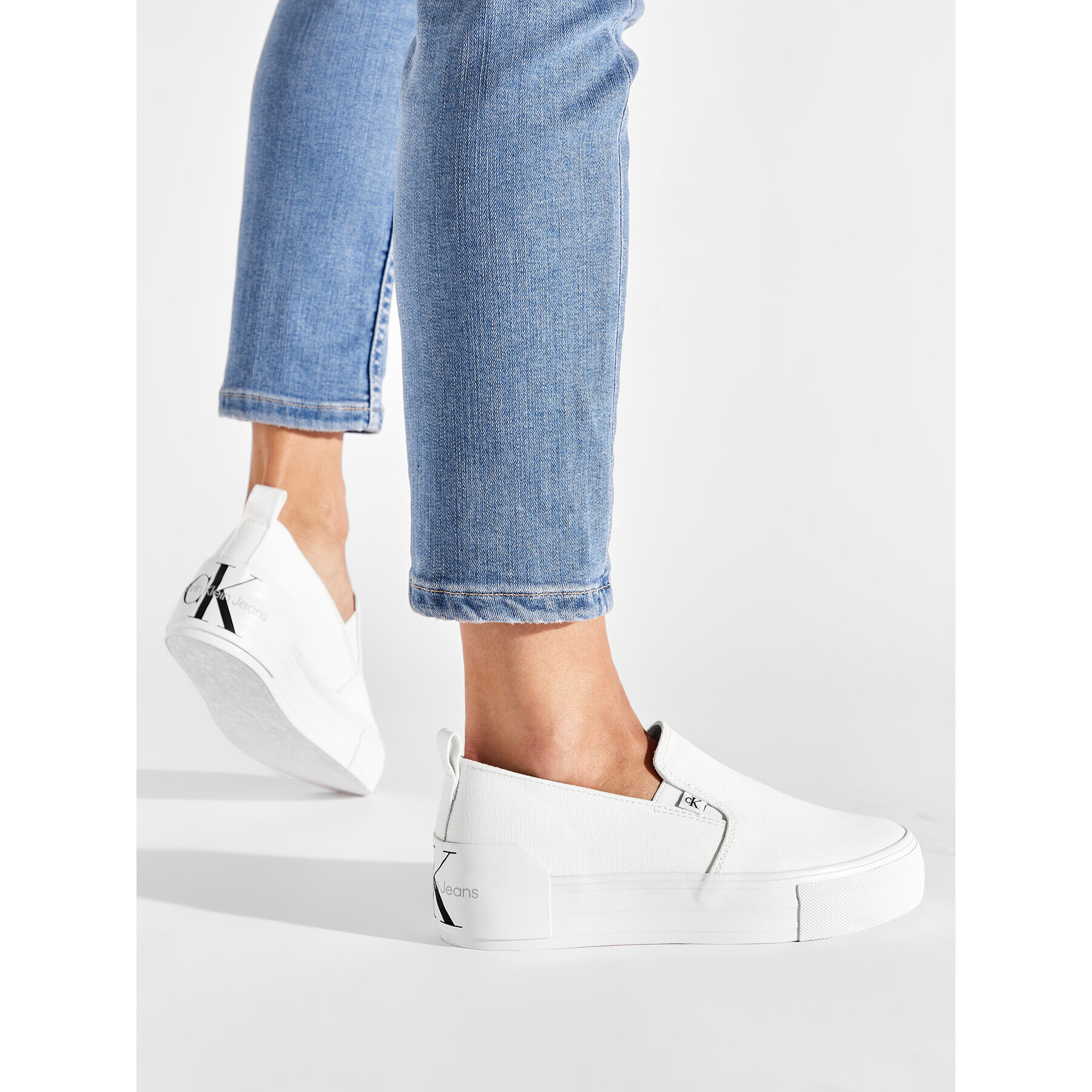 Calvin Klein Jeans Tenisky Vulcanized Flatform Bold Slipon YW0YW00703 Biela - Pepit.sk