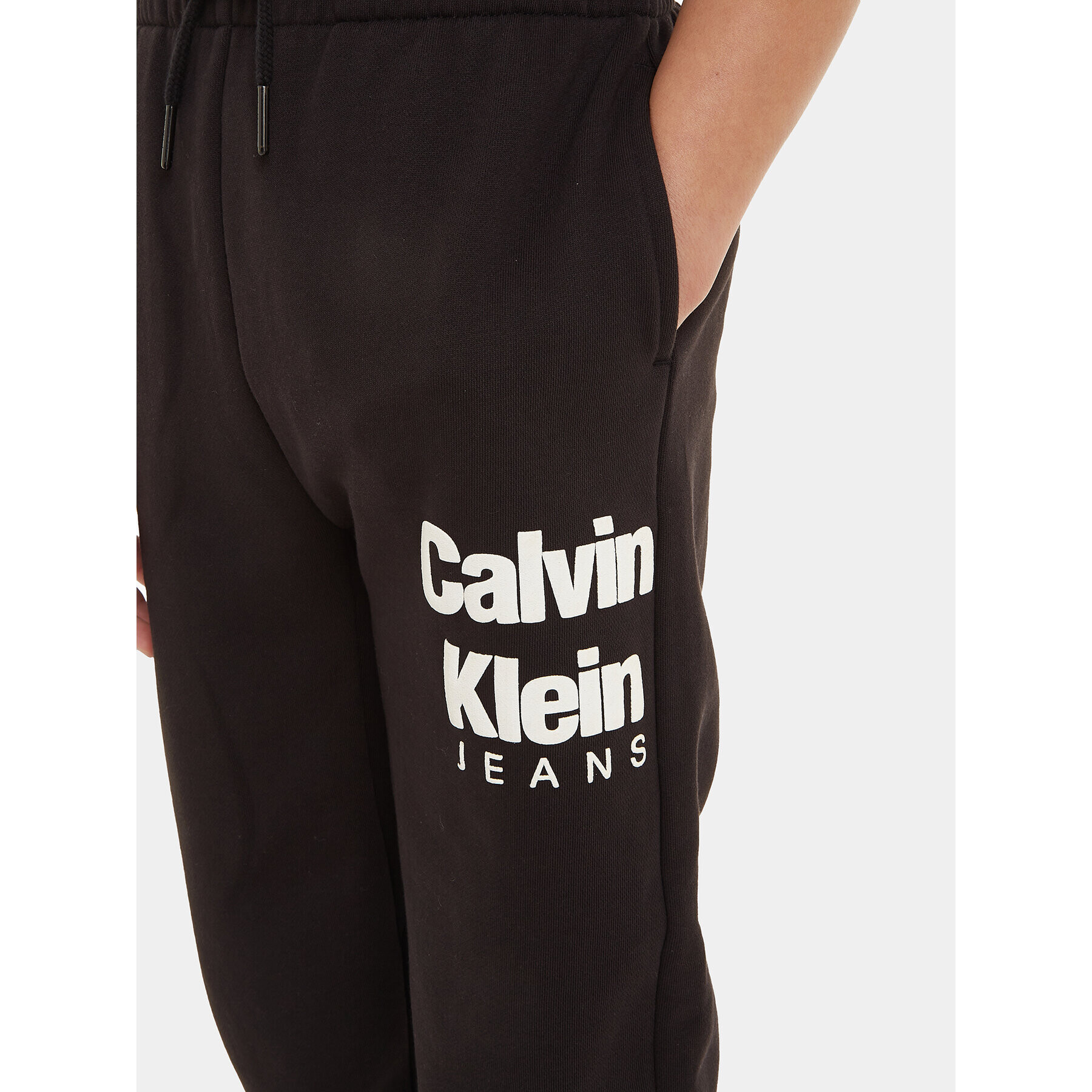 Calvin Klein Jeans Teplákové nohavice IB0IB01816 Čierna Regular Fit - Pepit.sk