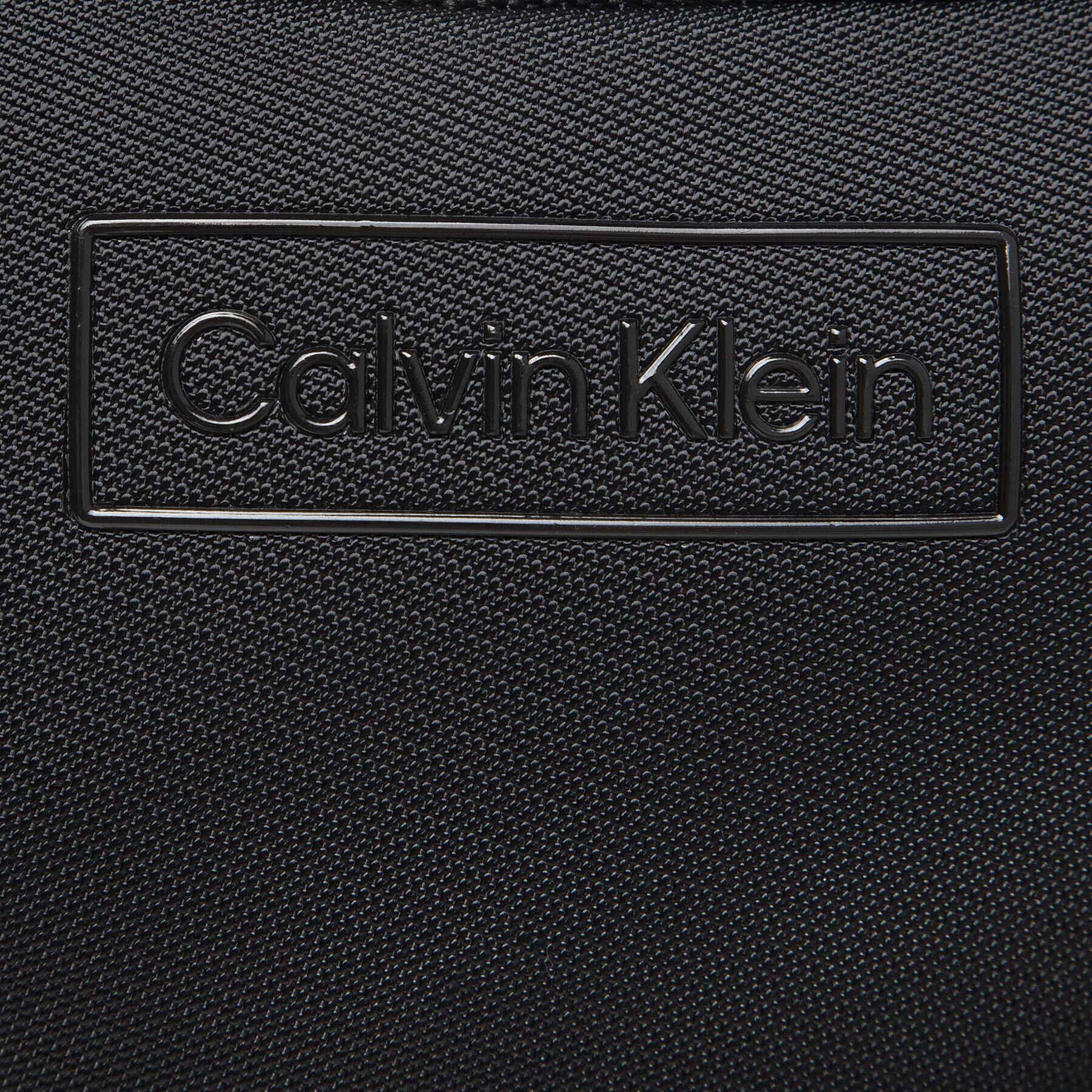 Calvin Klein Ľadvinka Ck Code Flatpack K50K507320 Čierna - Pepit.sk