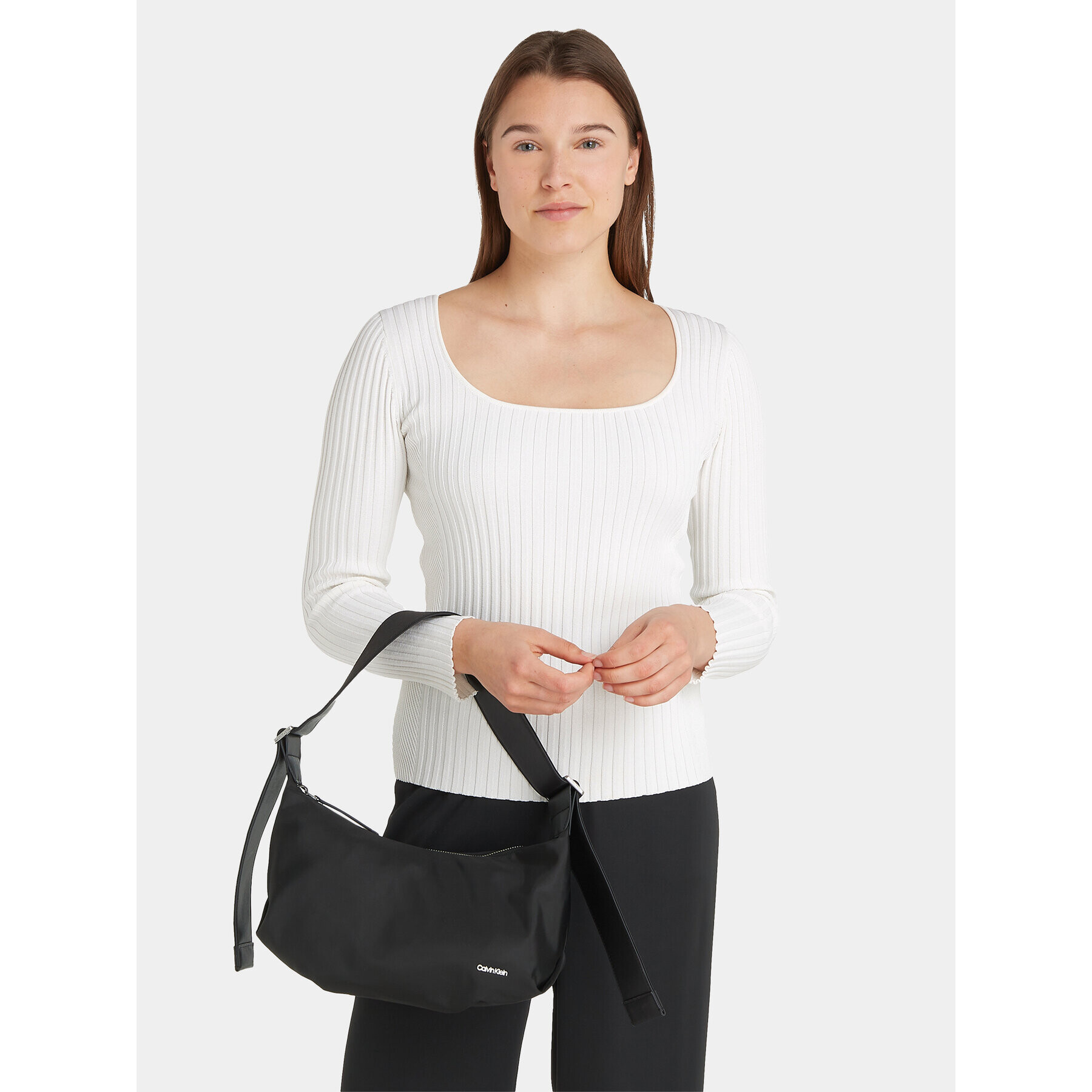 Calvin Klein Ľadvinka Wide Strap Nylon Shoulder Bag Sm K60K611056 Čierna - Pepit.sk