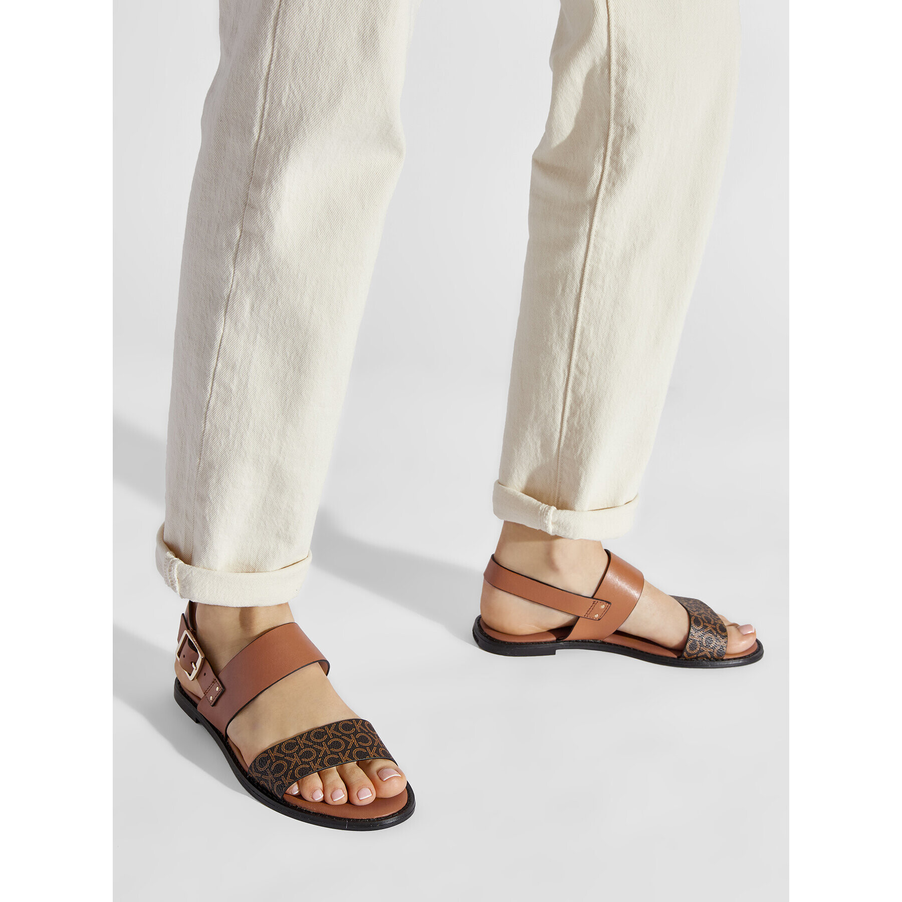 Calvin Klein Sandále Alomnd Flat Sandal Mono Mix HW0HW00821 Hnedá - Pepit.sk