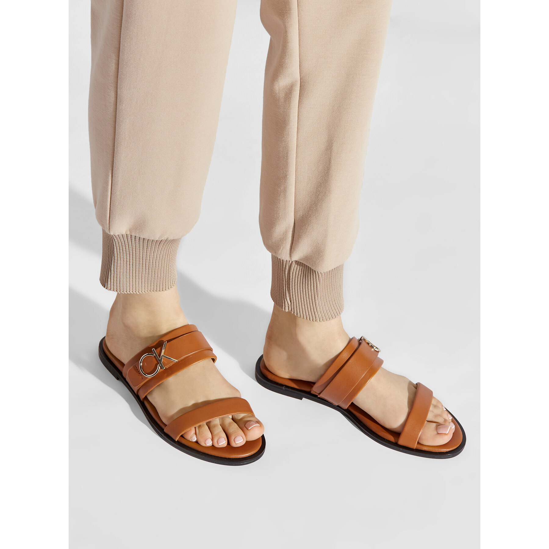 Calvin Klein Šľapky Almond Flat Slide Whdw HW0HW00679 Hnedá - Pepit.sk