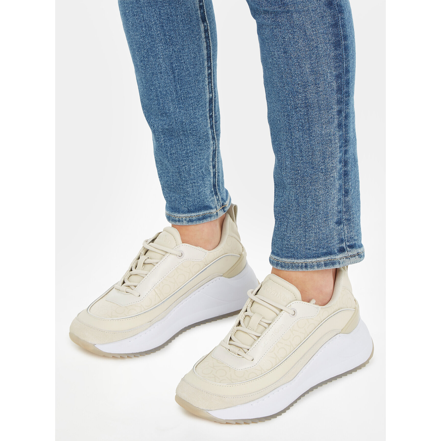 Calvin Klein Sneakersy Intern Wedge Lace Up - Epi Mono HW0HW01663 Écru - Pepit.sk