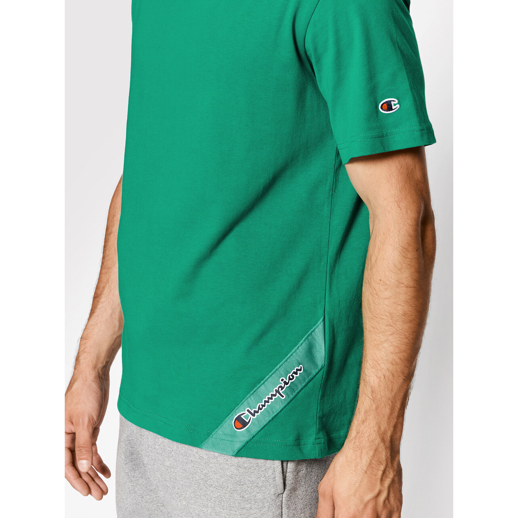 Champion Tričko Asymmetric Script Logo 216553 Zelená Regular Fit - Pepit.sk