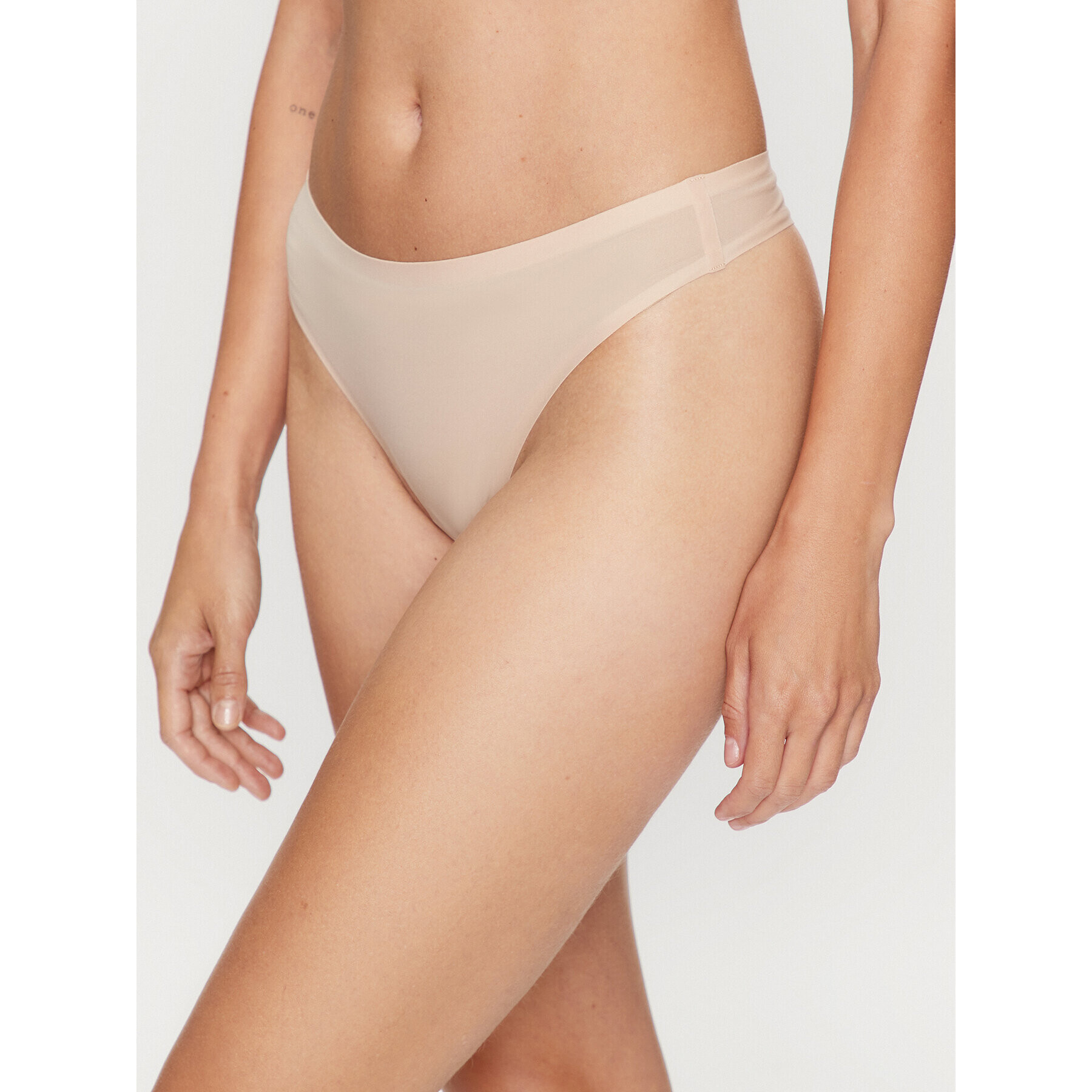 Chantelle Stringové nohavičky Soft Stretch C26490 Béžová - Pepit.sk