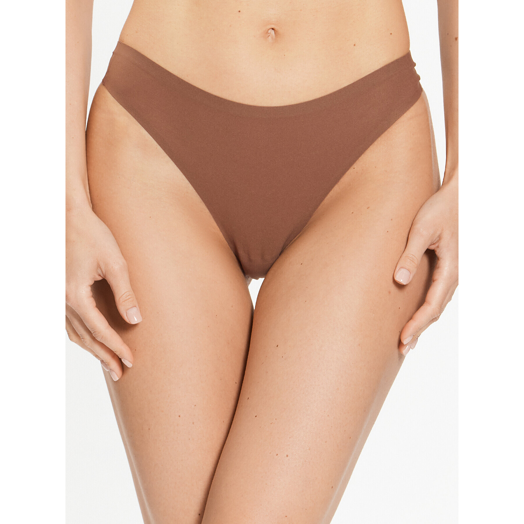 Chantelle Stringové nohavičky Soft Stretch C26490 Hnedá - Pepit.sk