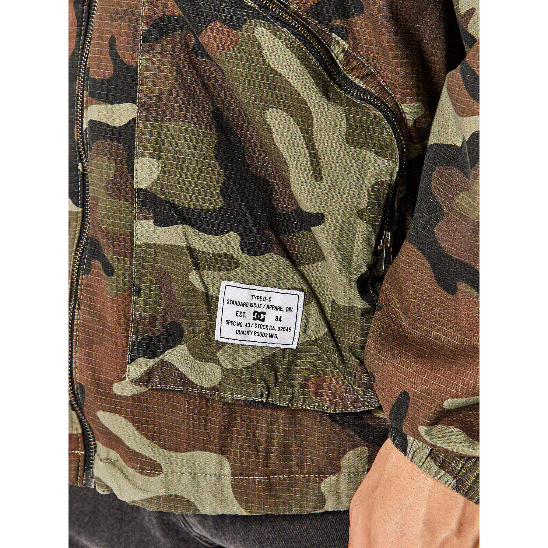 DC Prechodná bunda Woodland Camo ADYJK03143 Zelená Regular Fit - Pepit.sk