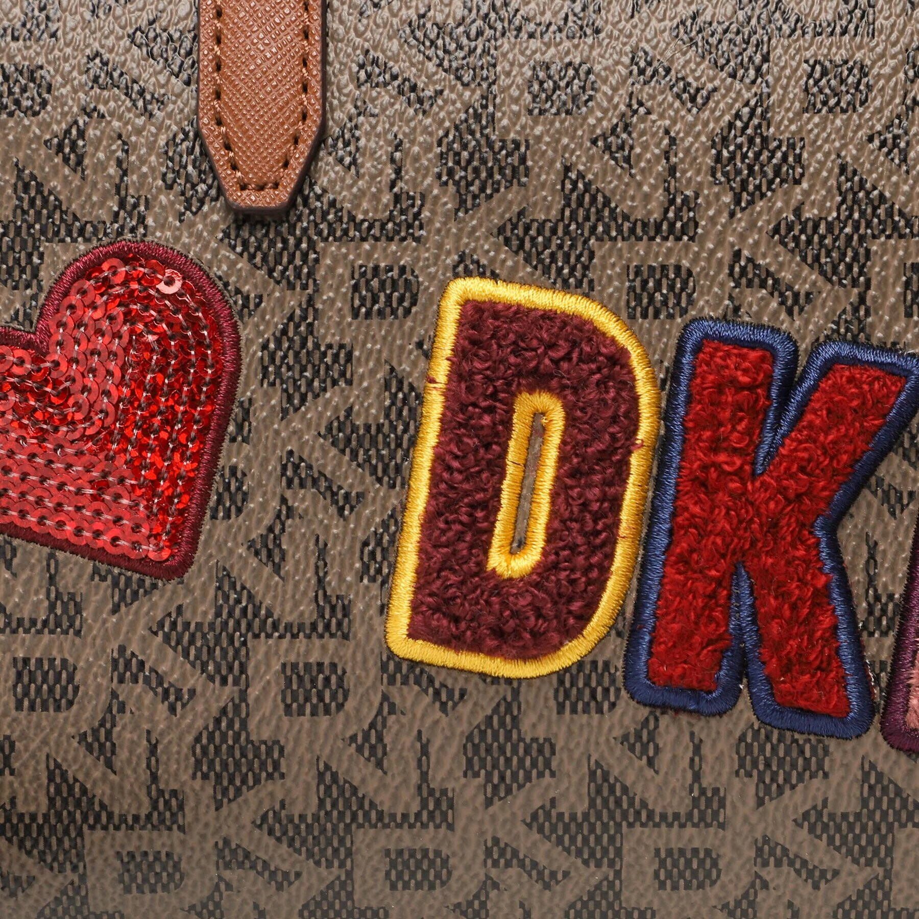 DKNY Kabelka Bryant Sm Duffle R23DDT38 Hnedá - Pepit.sk