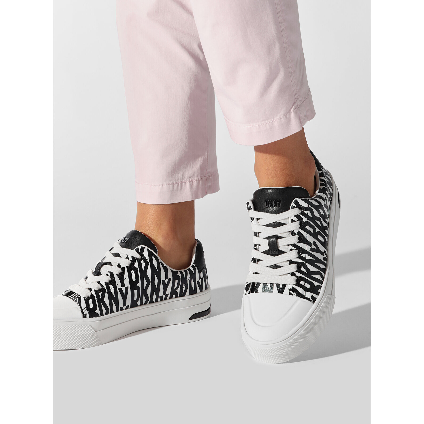 DKNY Sneakersy K1385027 Čierna - Pepit.sk