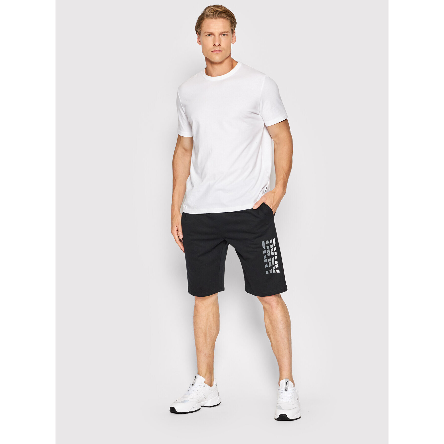 DKNY Športové kraťasy N5_6819_DKY Čierna Regular Fit - Pepit.sk