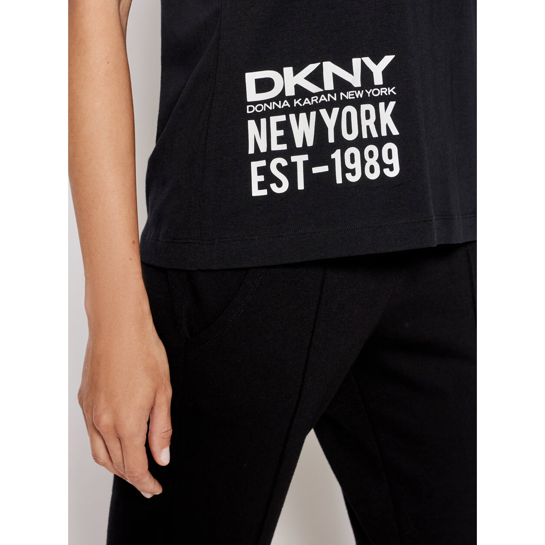 DKNY Tričko P1DTFDNA Čierna Regular Fit - Pepit.sk