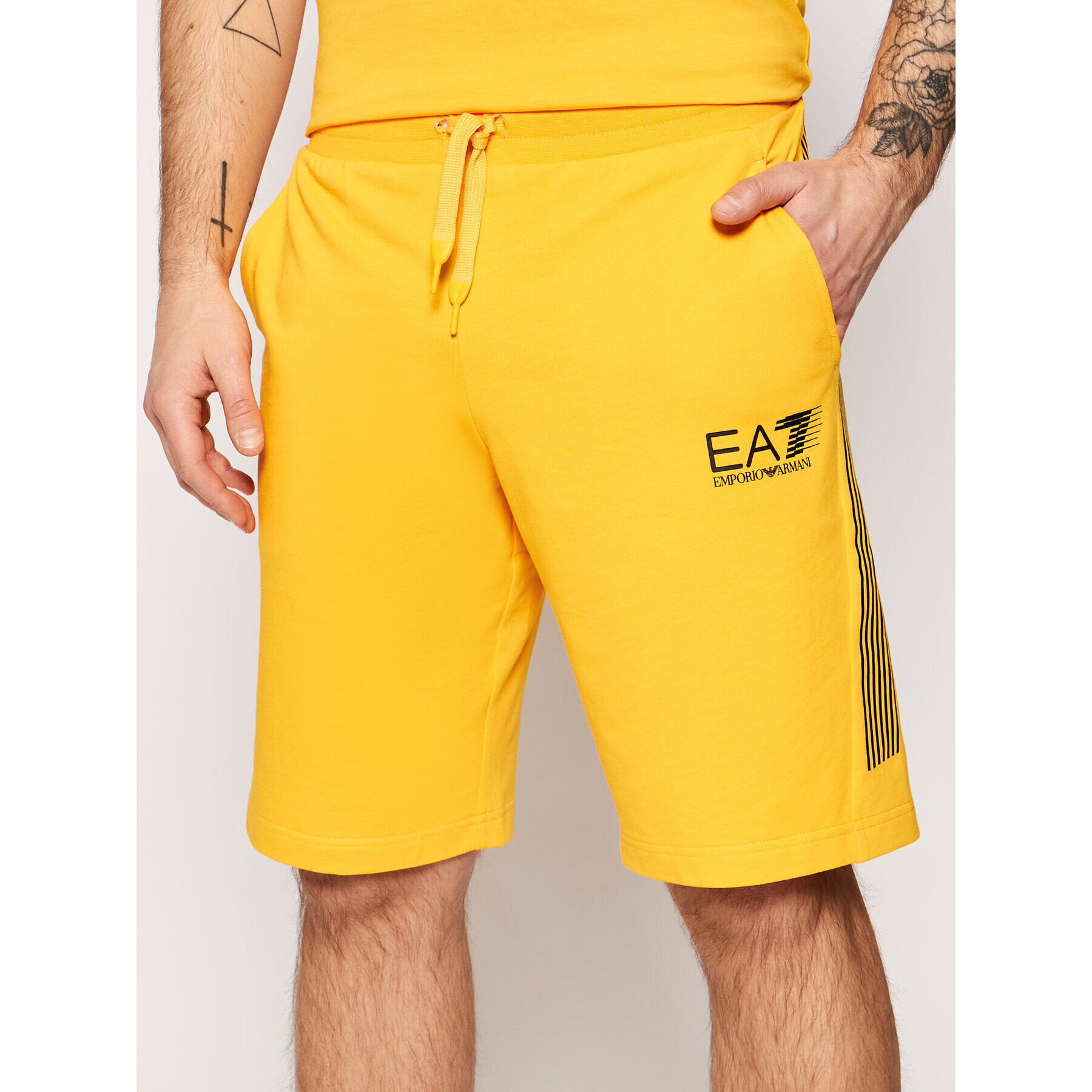 EA7 Emporio Armani Športové kraťasy 3KPS67 PJ05Z Žltá Regular Fit - Pepit.sk