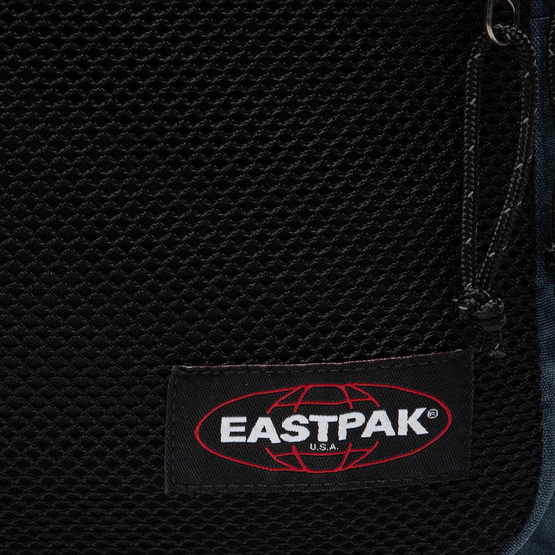 Eastpak Ruksak Pinzip EK0A5B9Q Tmavomodrá - Pepit.sk