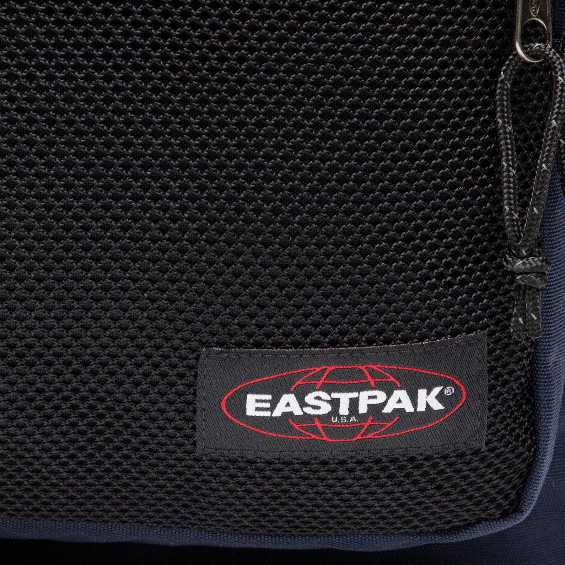 Eastpak Ruksak Pinzip EK0A5B9Q Tmavomodrá - Pepit.sk