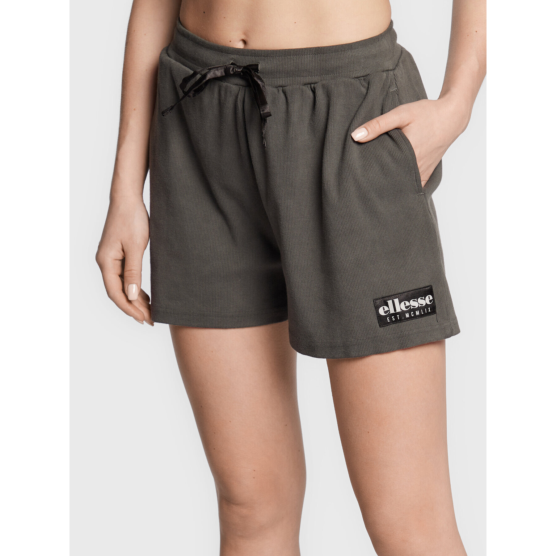 Ellesse Športové kraťasy Seta SGN15184 Sivá Relaxed Fit - Pepit.sk