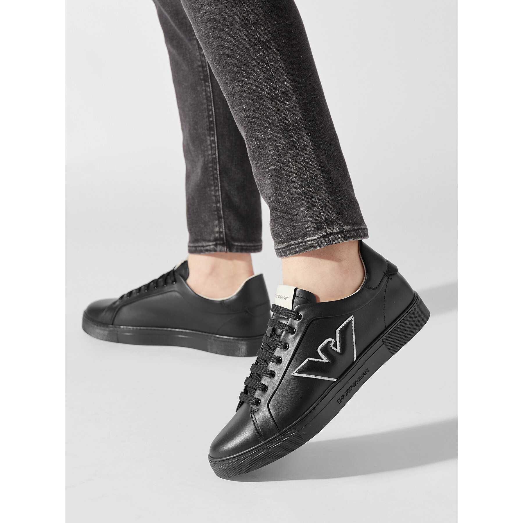 Emporio Armani Sneakersy X4X598 XN633 K001 Čierna - Pepit.sk