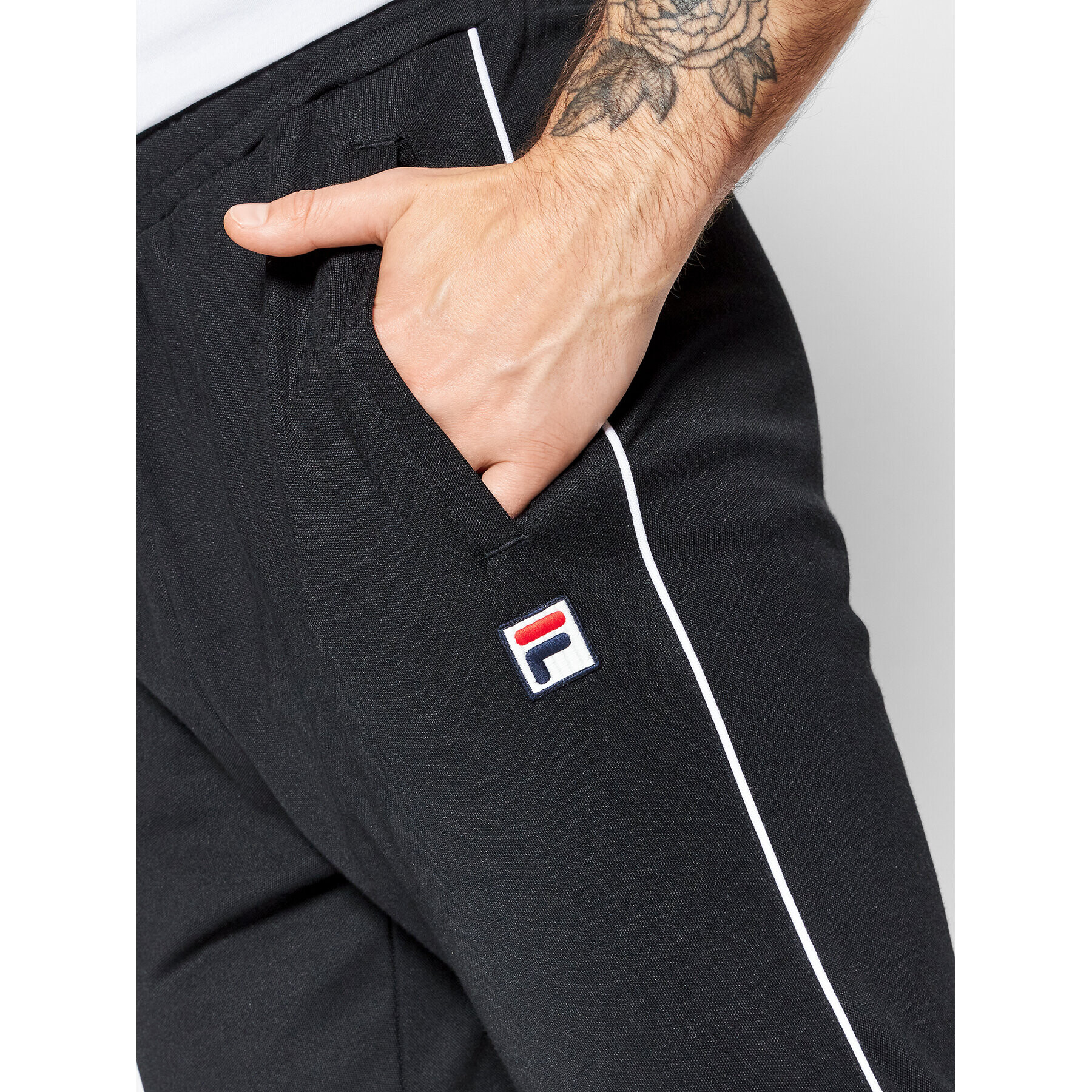 Fila Teplákové nohavice Zvolen FAM0087 Čierna Regular Fit - Pepit.sk