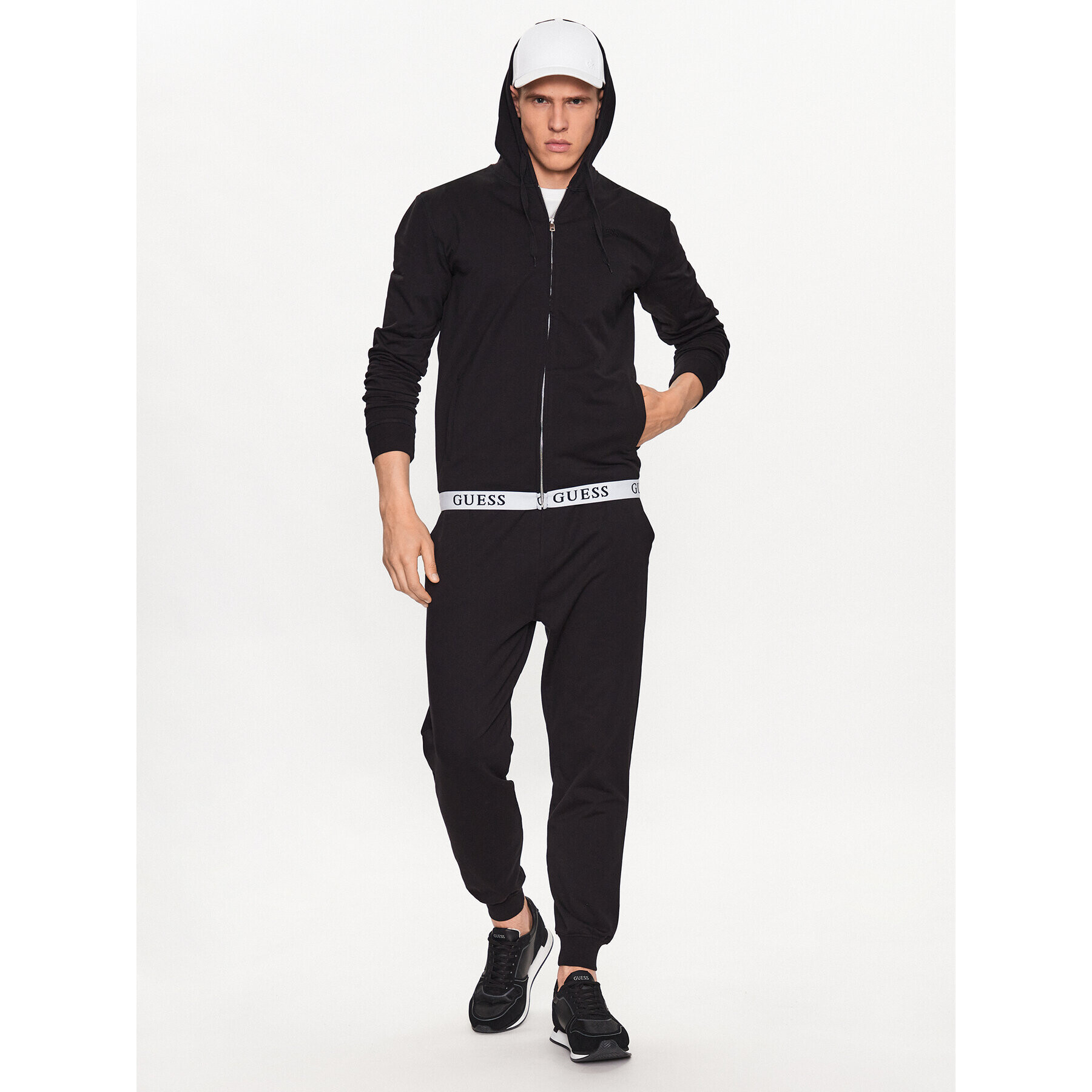 Guess Mikina U3YQ00 KBS91 Čierna Regular Fit - Pepit.sk