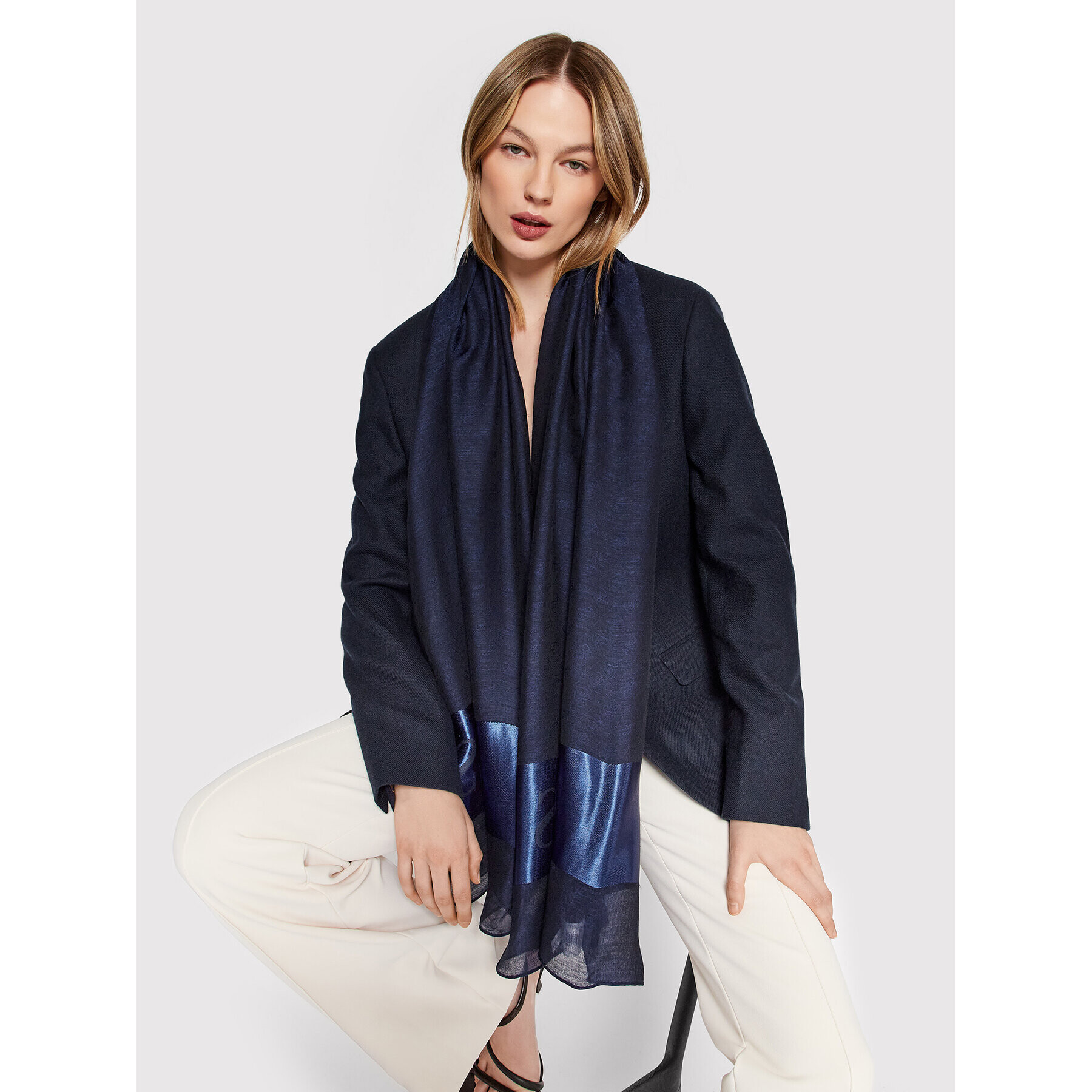 Guess Šál Scarf 80x180 AM8892 WOL03 Tmavomodrá - Pepit.sk