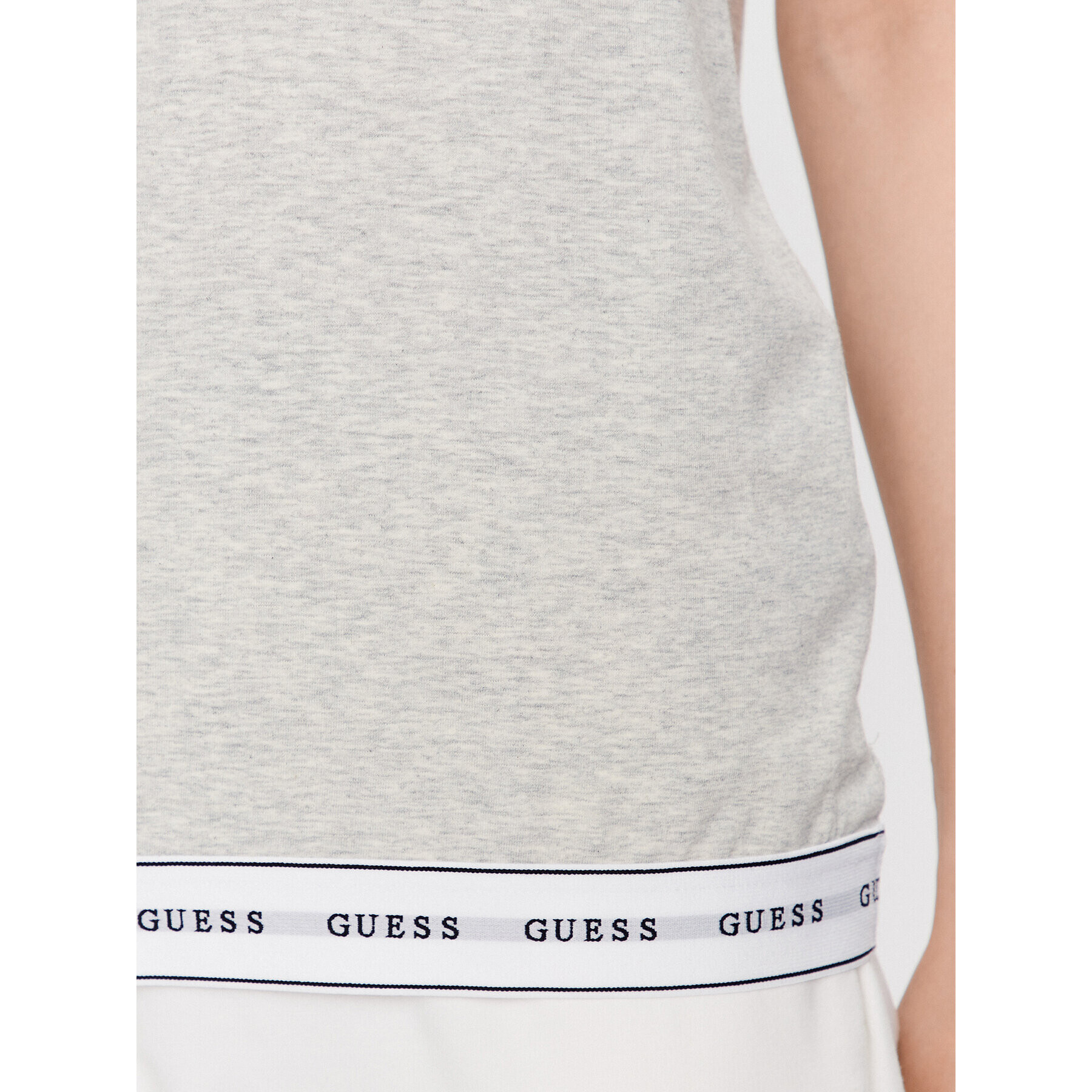 Guess Tričko Carrie O2BM08 KBBU1 Sivá Regular Fit - Pepit.sk