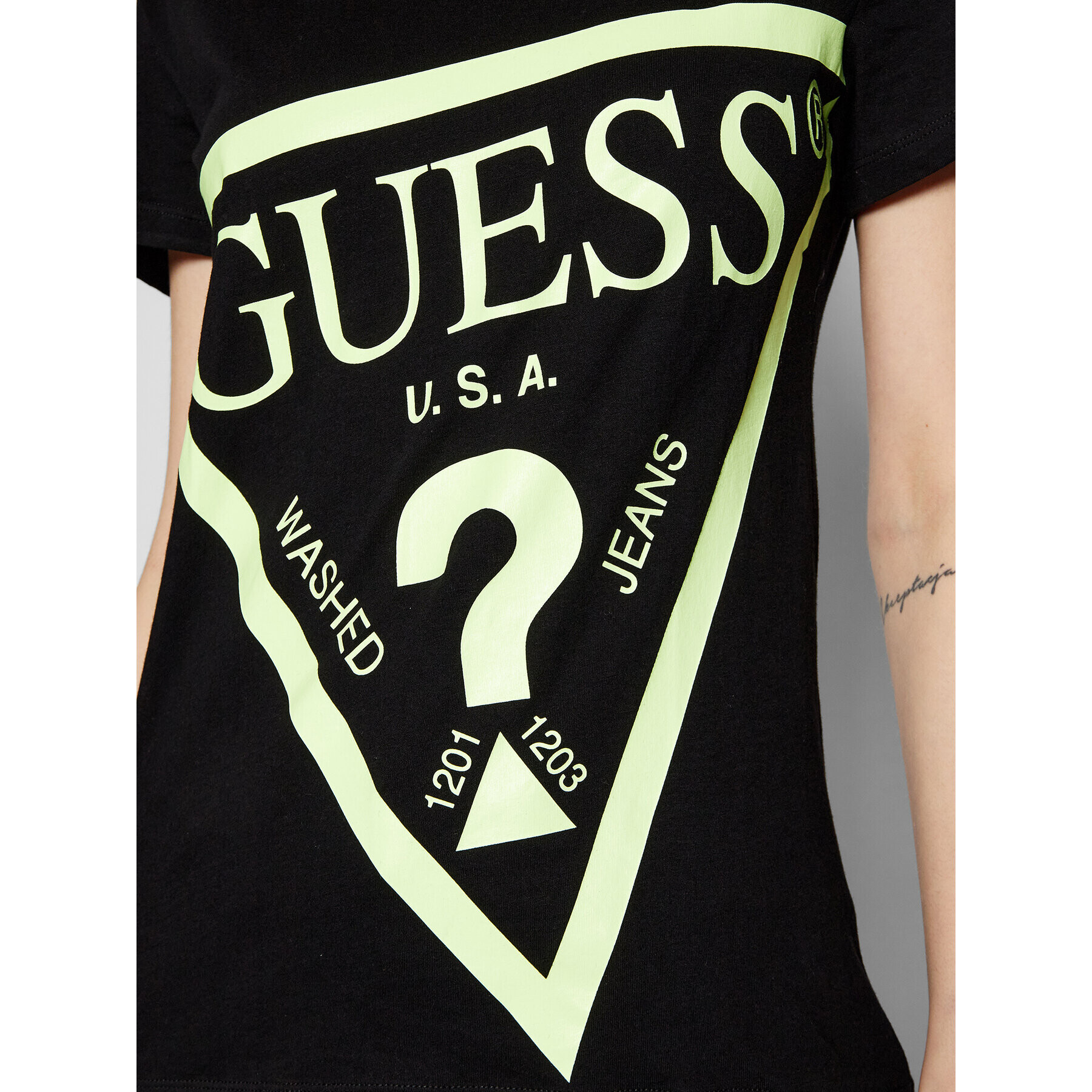 Guess Tričko O1GA56 JA911 Čierna Regular Fit - Pepit.sk