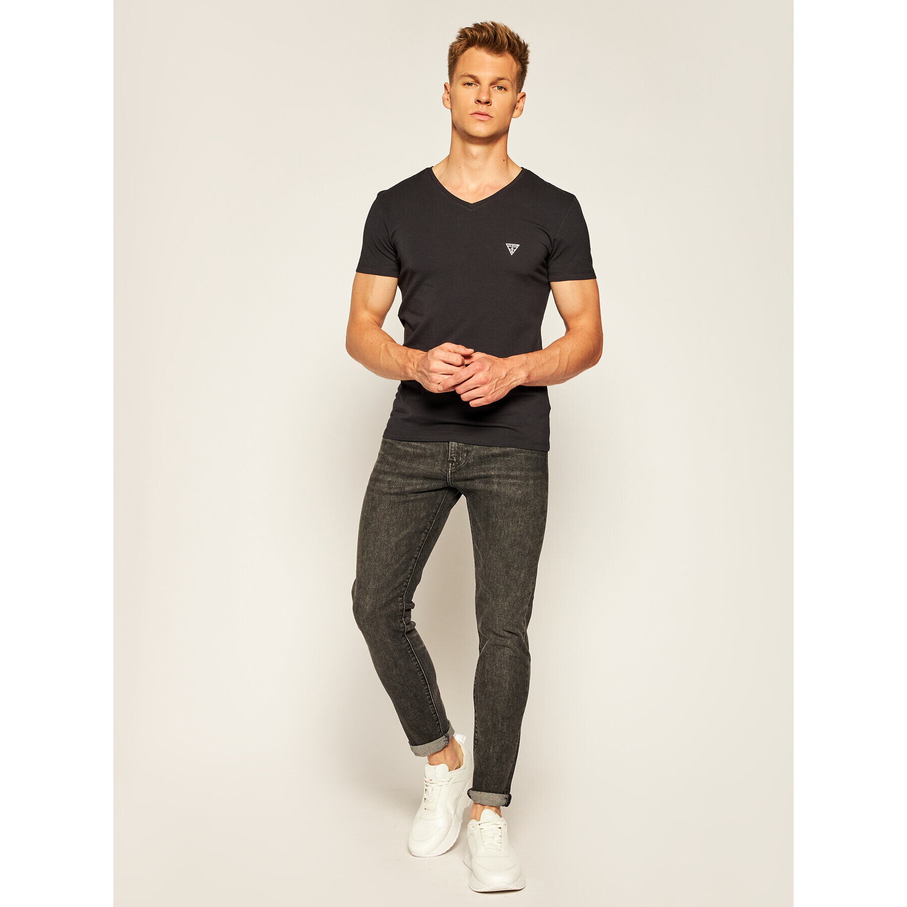 Guess Tričko U97M01 JR003 Čierna Slim Fit - Pepit.sk