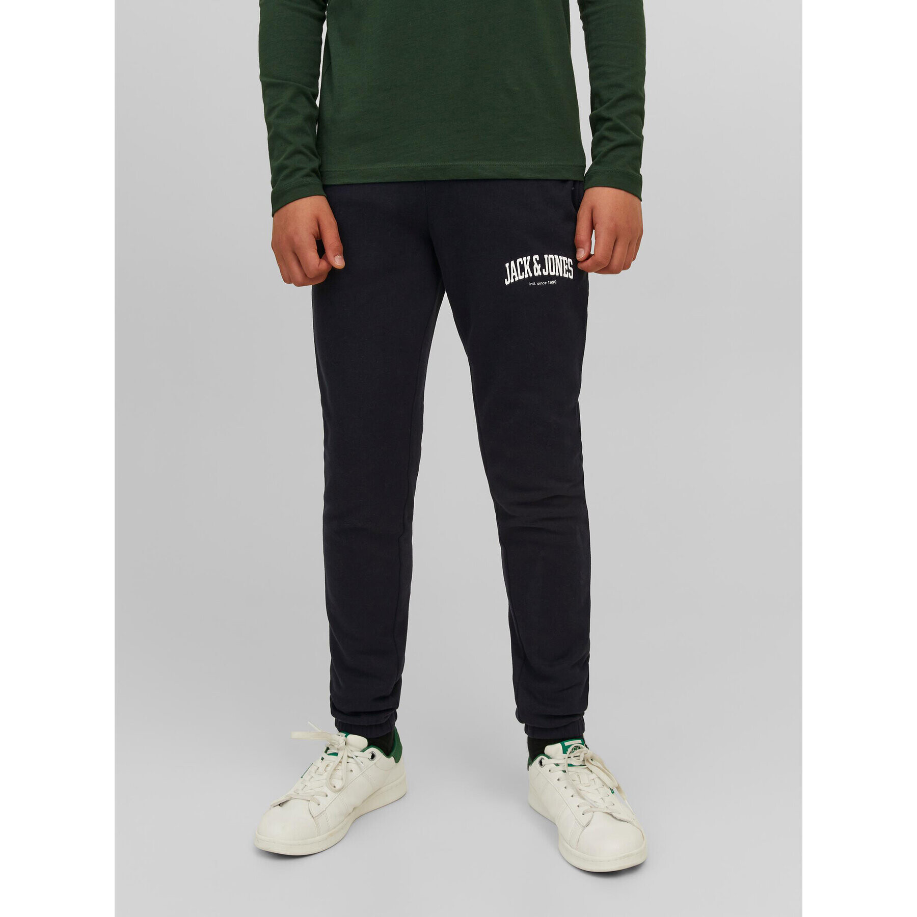 Jack&Jones Junior Teplákové nohavice 12237403 Čierna Slim Fit - Pepit.sk