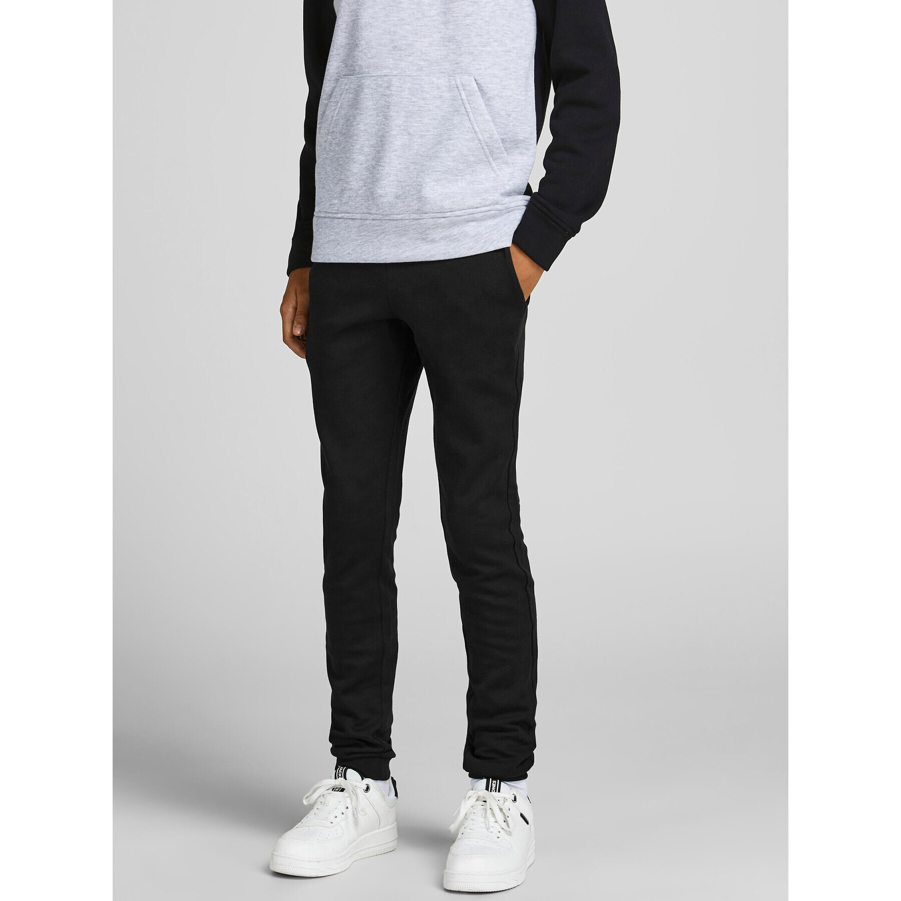 Jack&Jones Junior Teplákové nohavice Basic 12190406 Čierna Regular Fit - Pepit.sk