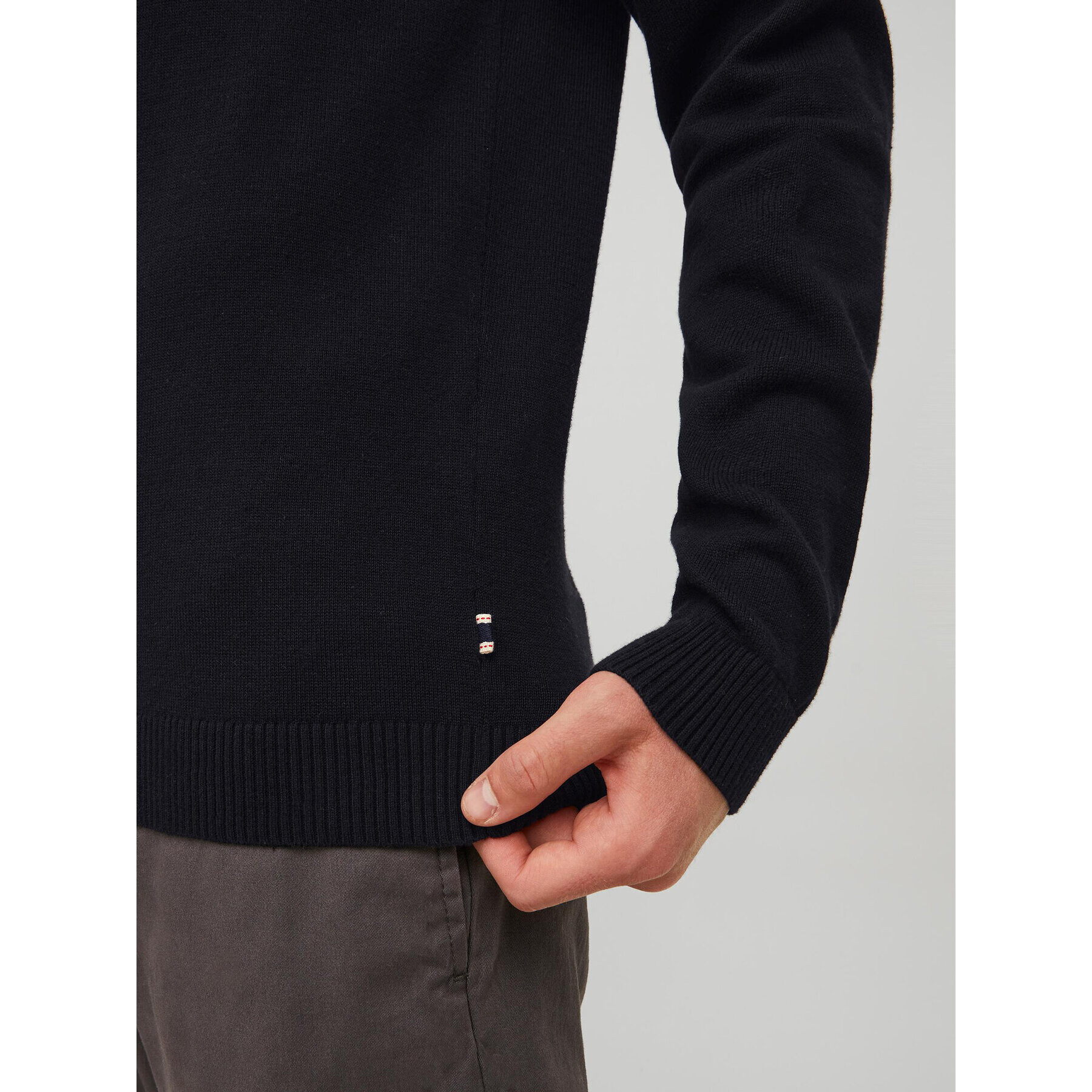 Jack&Jones Sveter 12137194 Čierna Regular Fit - Pepit.sk