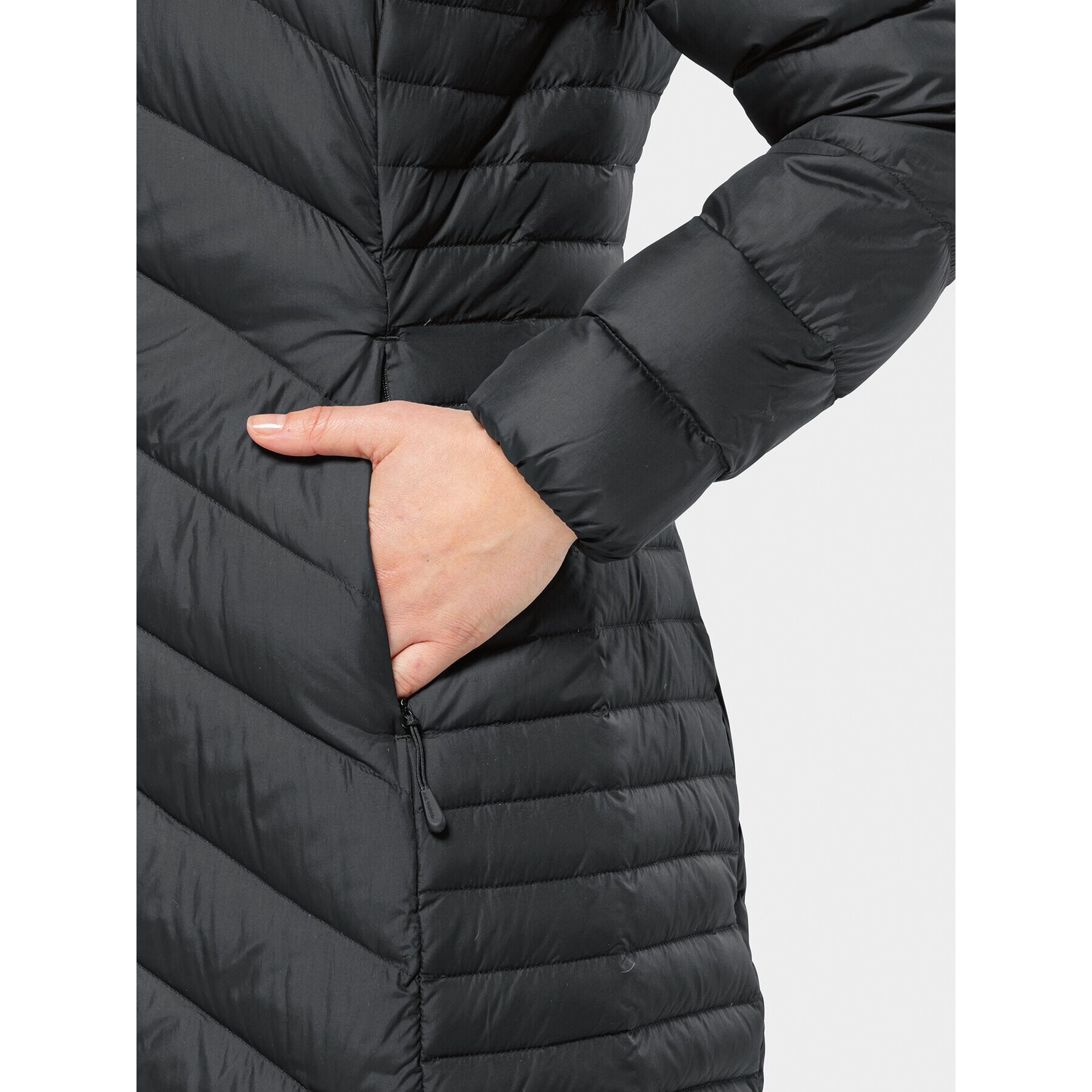 Jack Wolfskin Vatovaná bunda Tundra Down Coat 1207751 Čierna Regular Fit - Pepit.sk