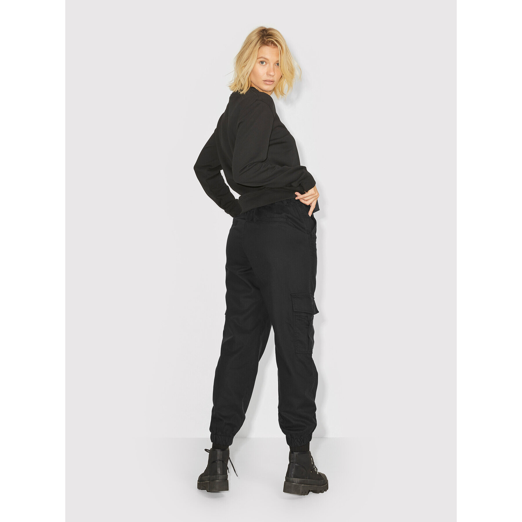 JJXX Jogger nohavice Holly 12200733 Čierna Relaxed Fit - Pepit.sk