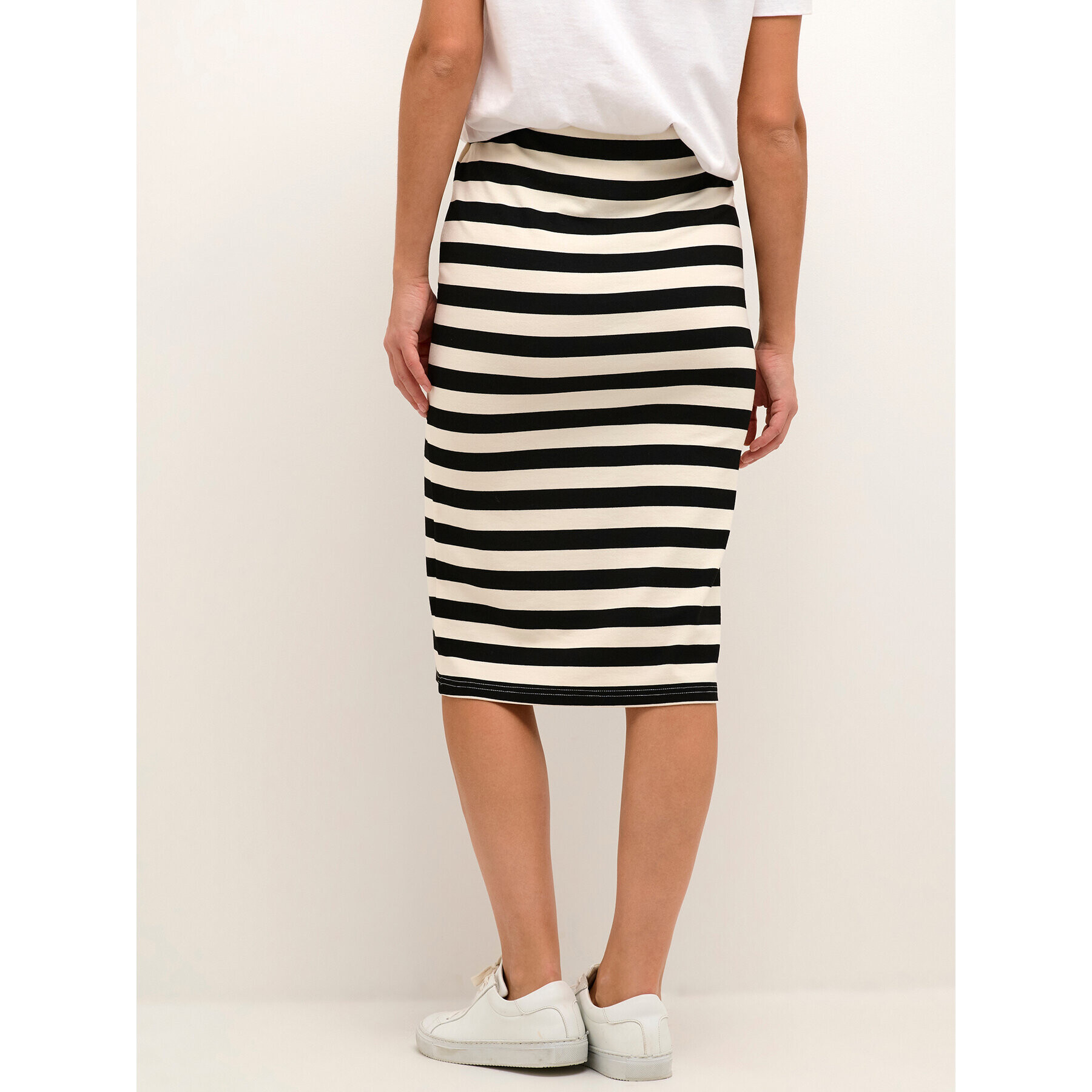 Kaffe Midi sukňa Isabella 10507547 Čierna Slim Fit - Pepit.sk