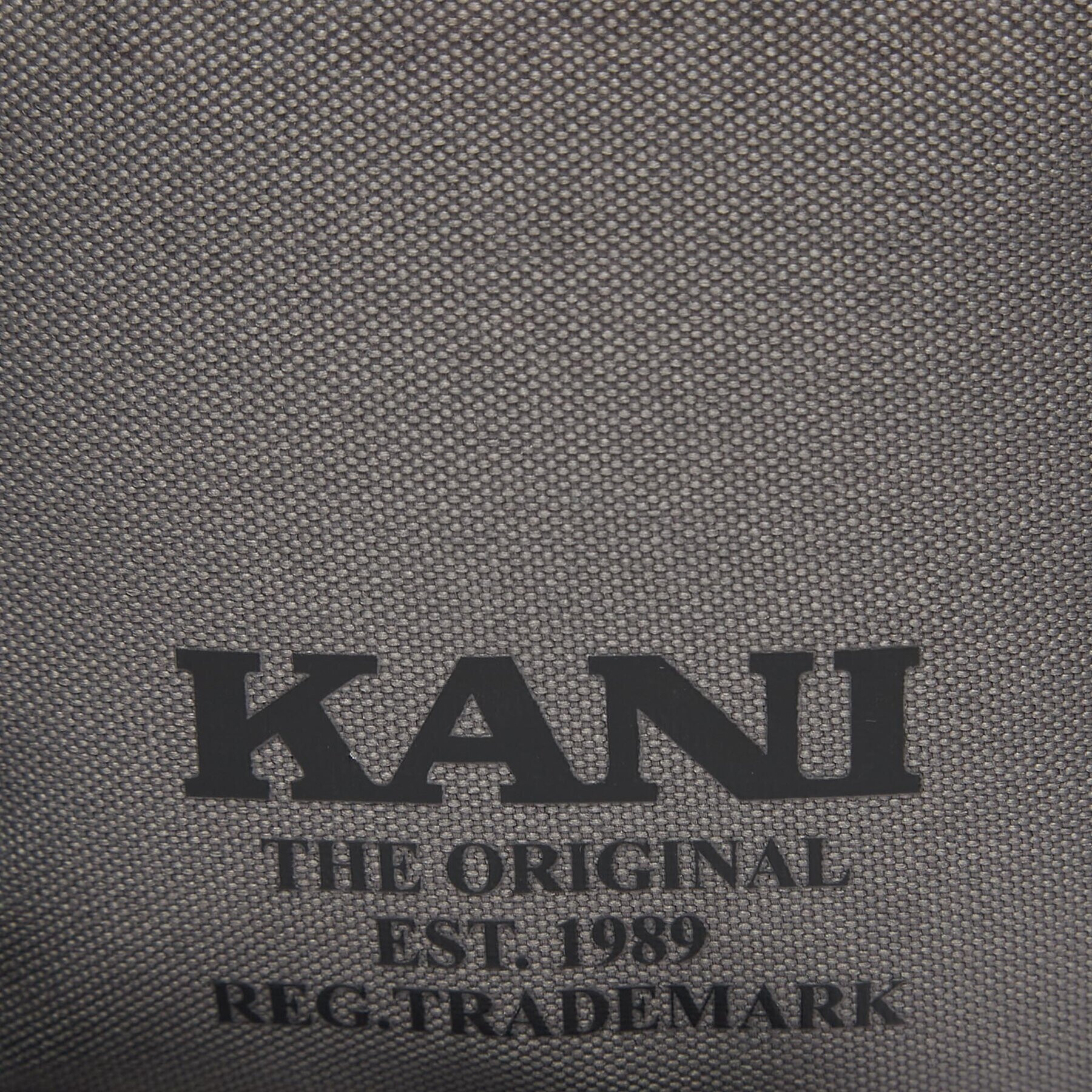 Karl Kani Ľadvinka KK Retro Reflective Pouch Bag KA-233-026-2 Sivá - Pepit.sk