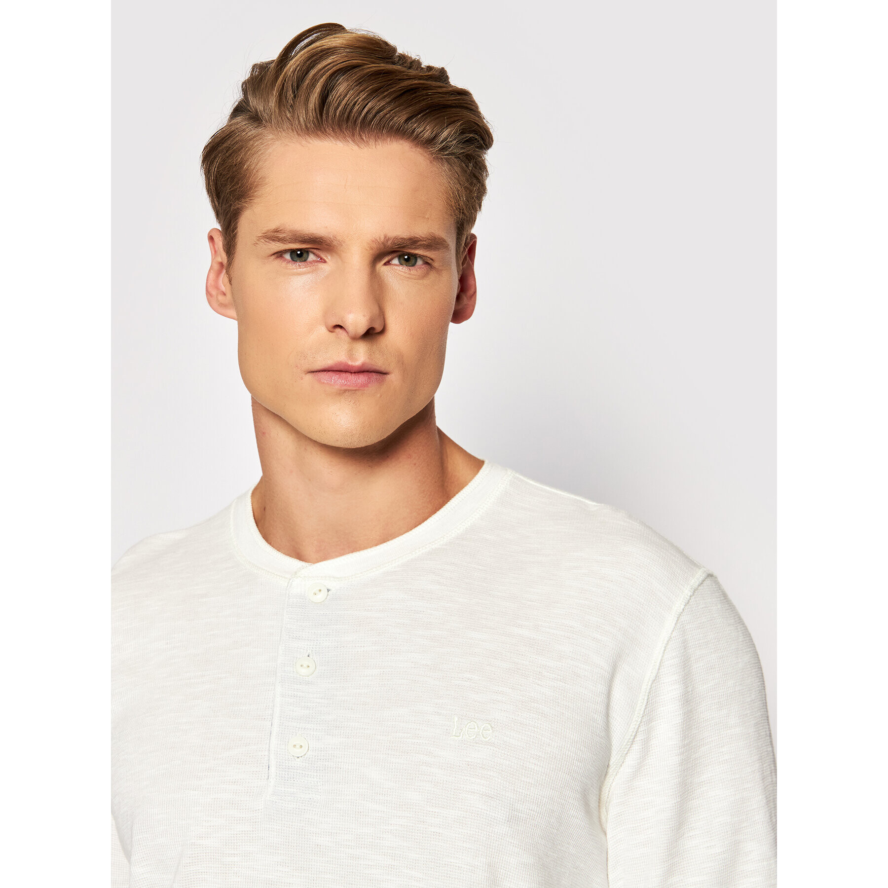 Lee S dlhými rukávmi Seasonal Henley L61RNBNQ Biela Regular Fit - Pepit.sk