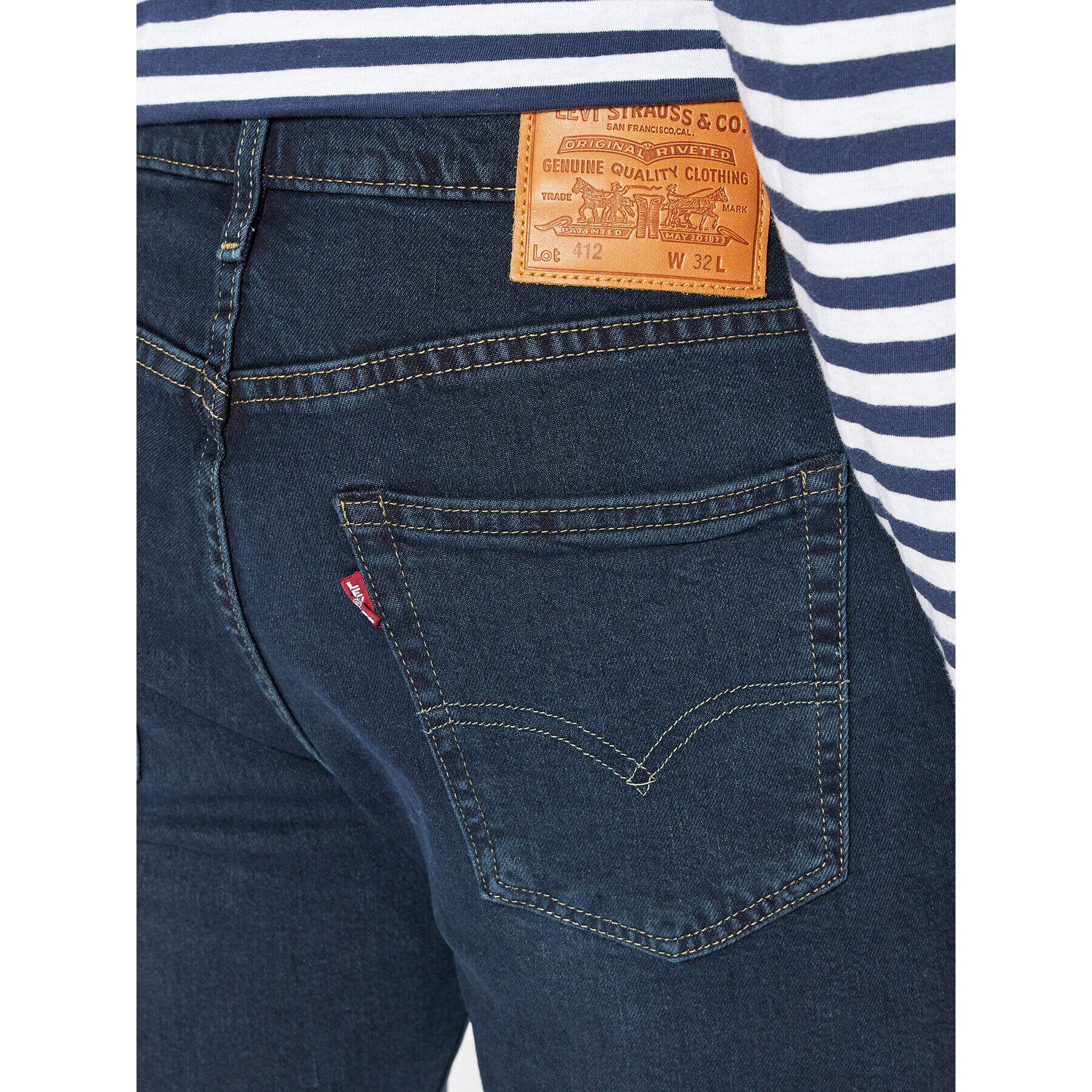 Levi's® Džínsové šortky 412™ 39387-0058 Tmavomodrá Slim Fit - Pepit.sk