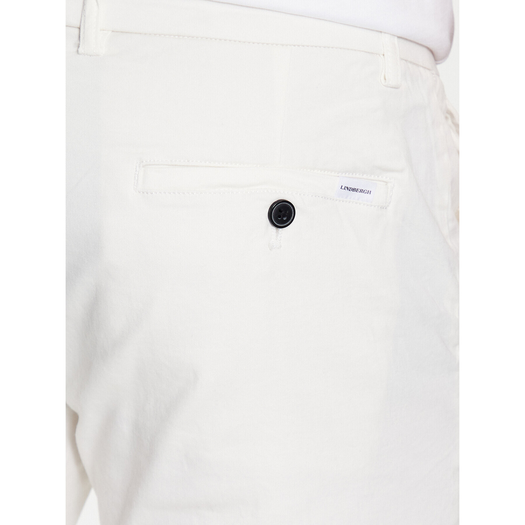 Lindbergh Bavlnené šortky 30-505044 Biela Slim Fit - Pepit.sk